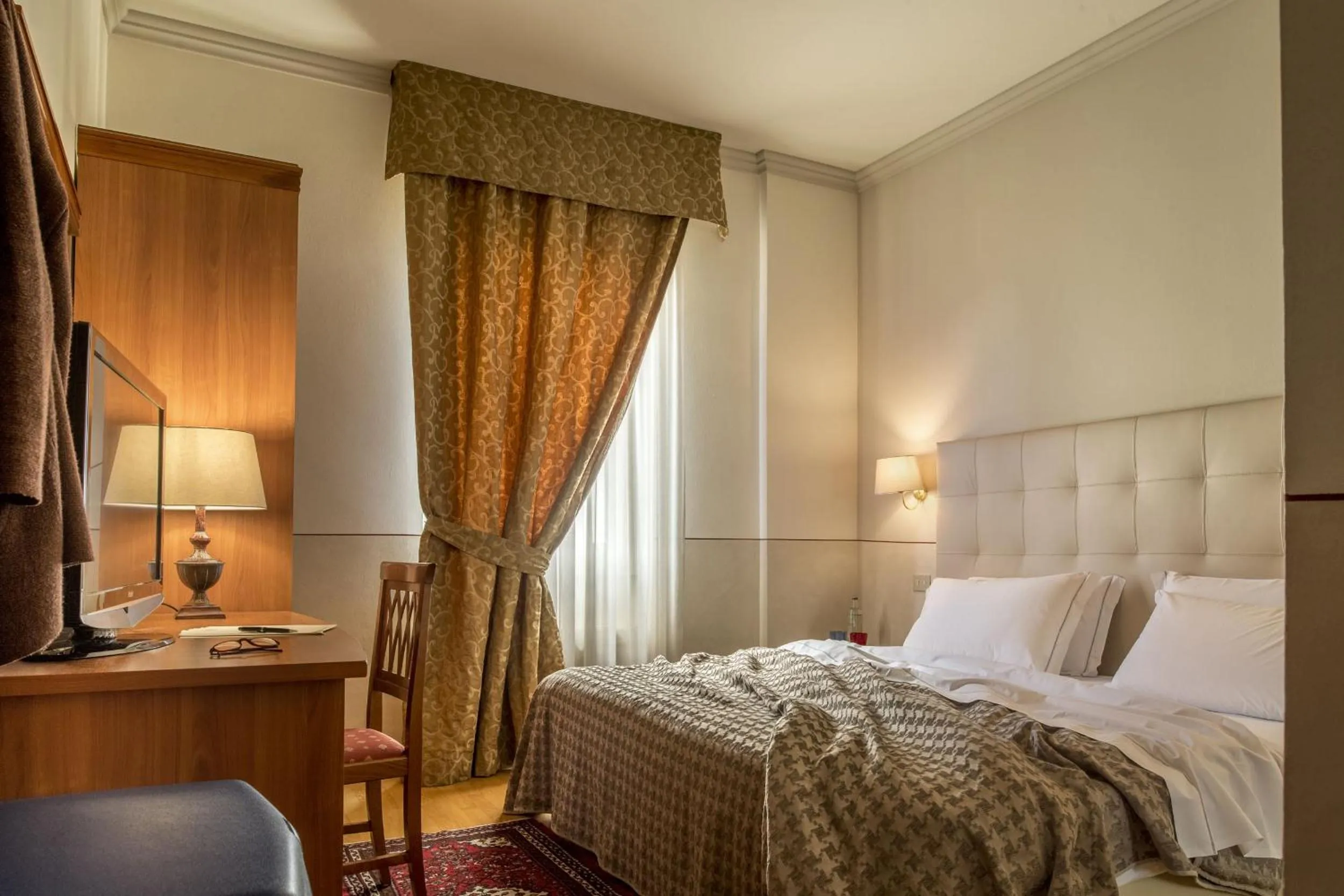 Photo of the whole room, Bed in Hotel Ambasciatori