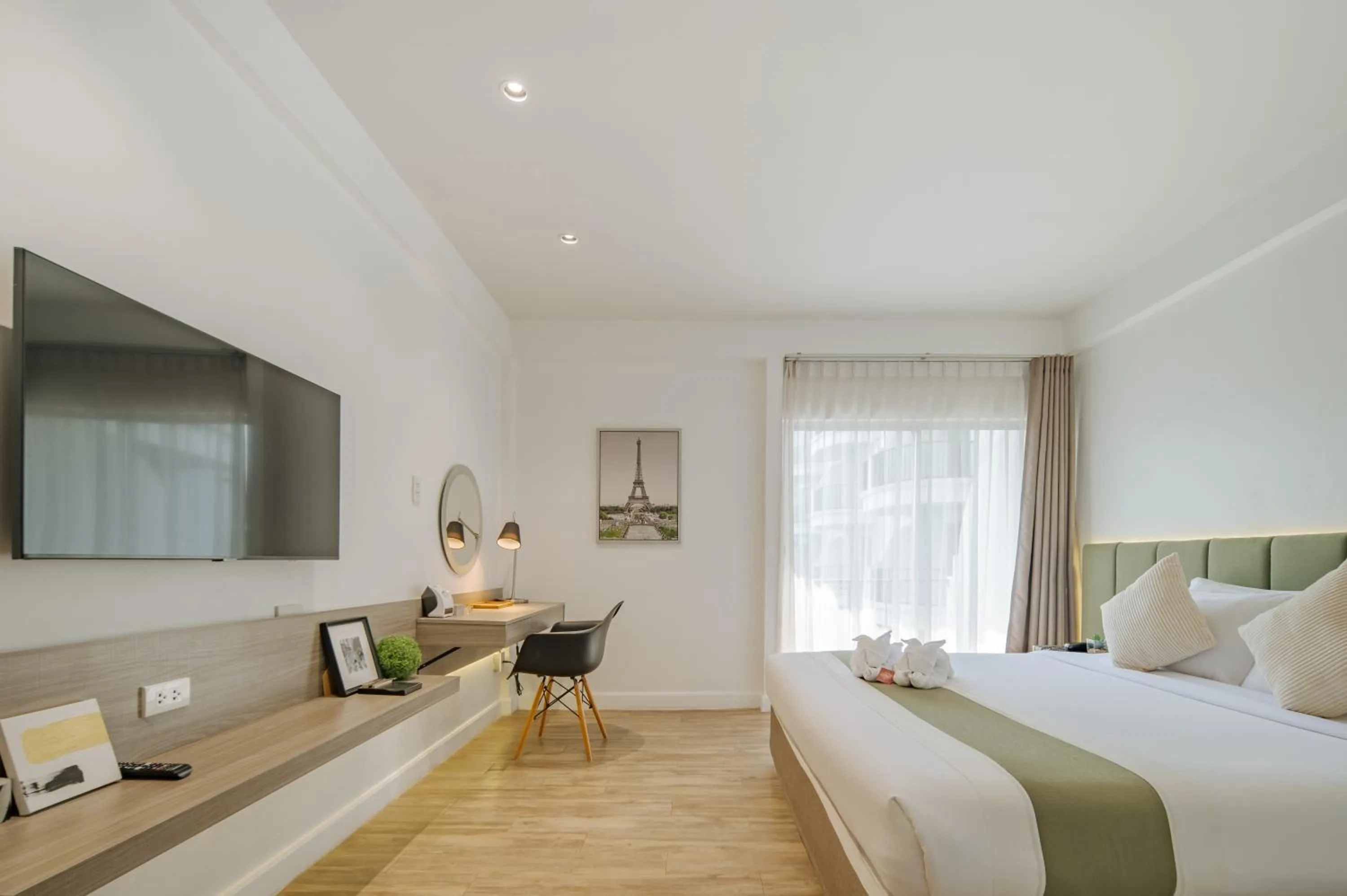 Property building, Bed in Mittapan Hotel