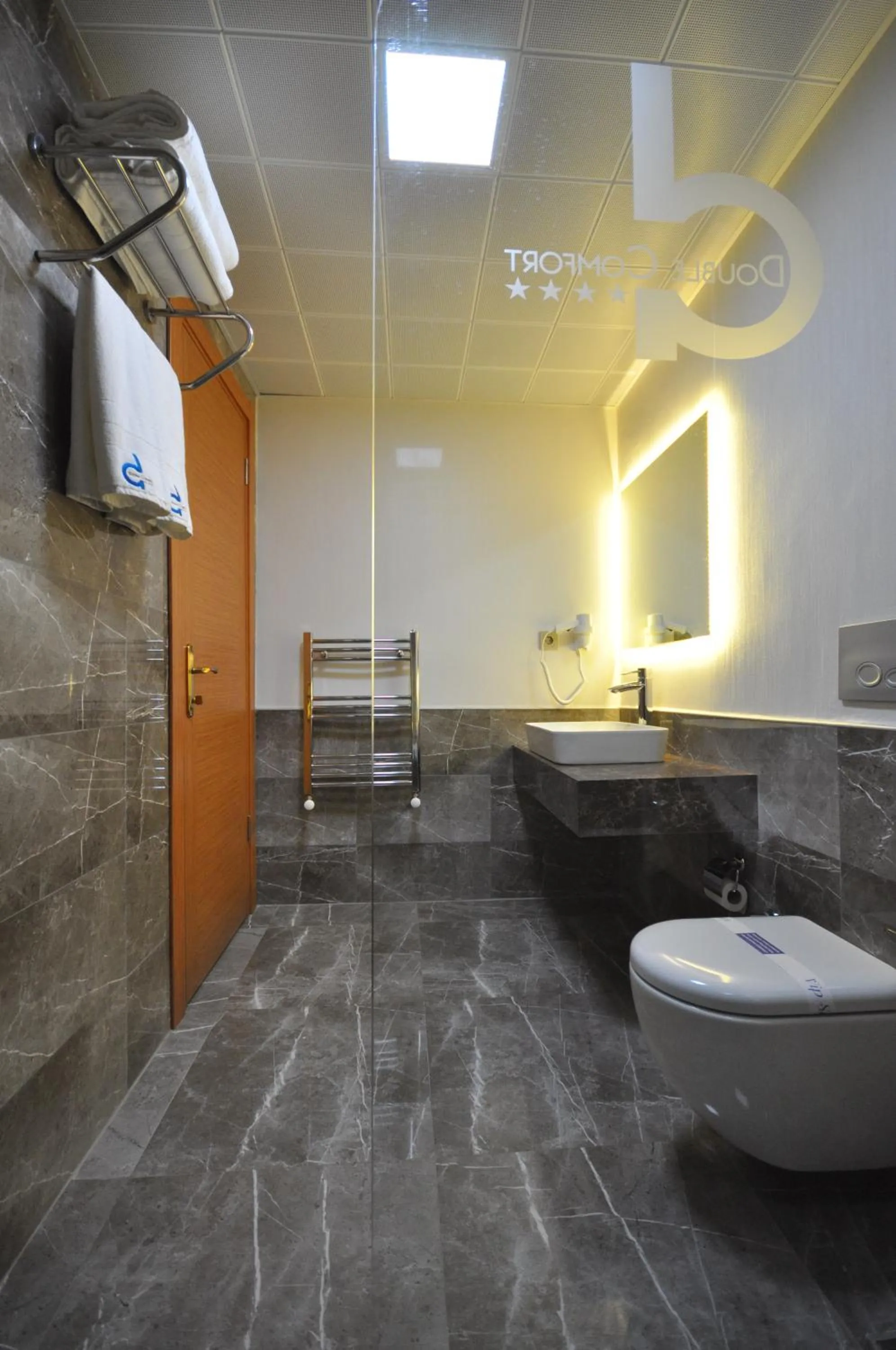 Bathroom in Double Comfort Hotel