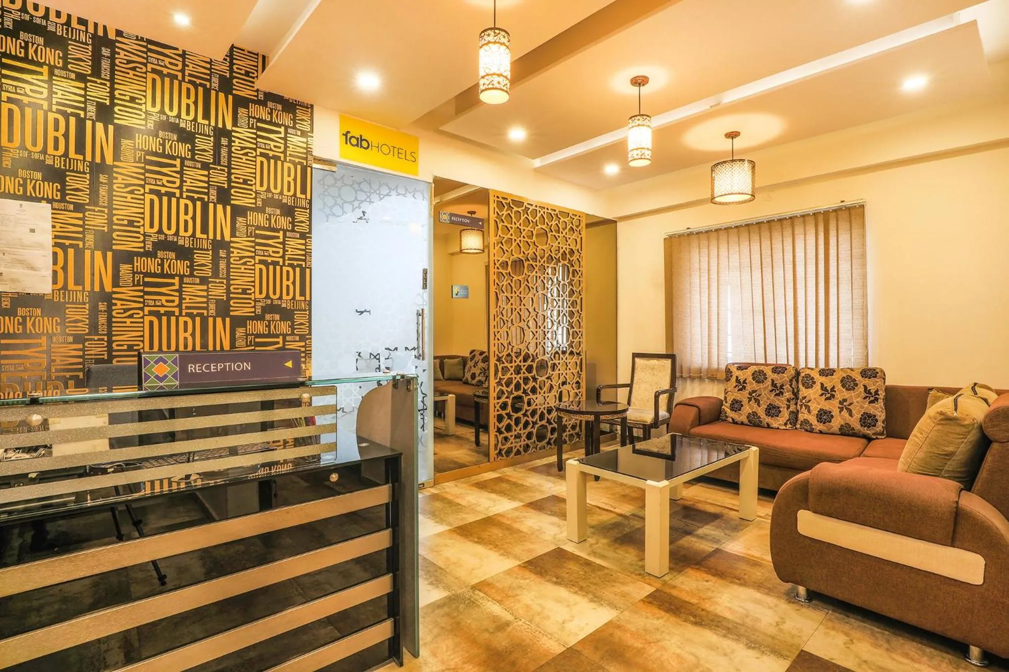 Lobby or reception in FabHotel Frazer Suites - Nr Bangalore Cantt Railway Station