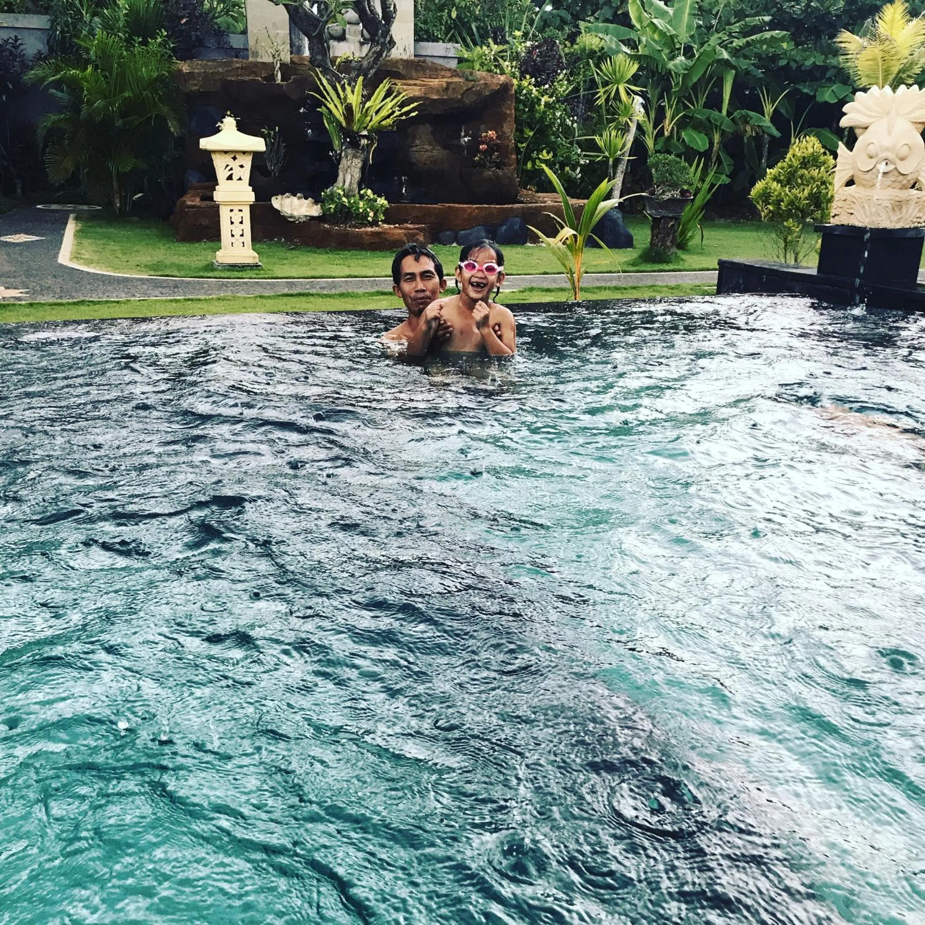 Swimming pool in The Niti Hut's Lembongan