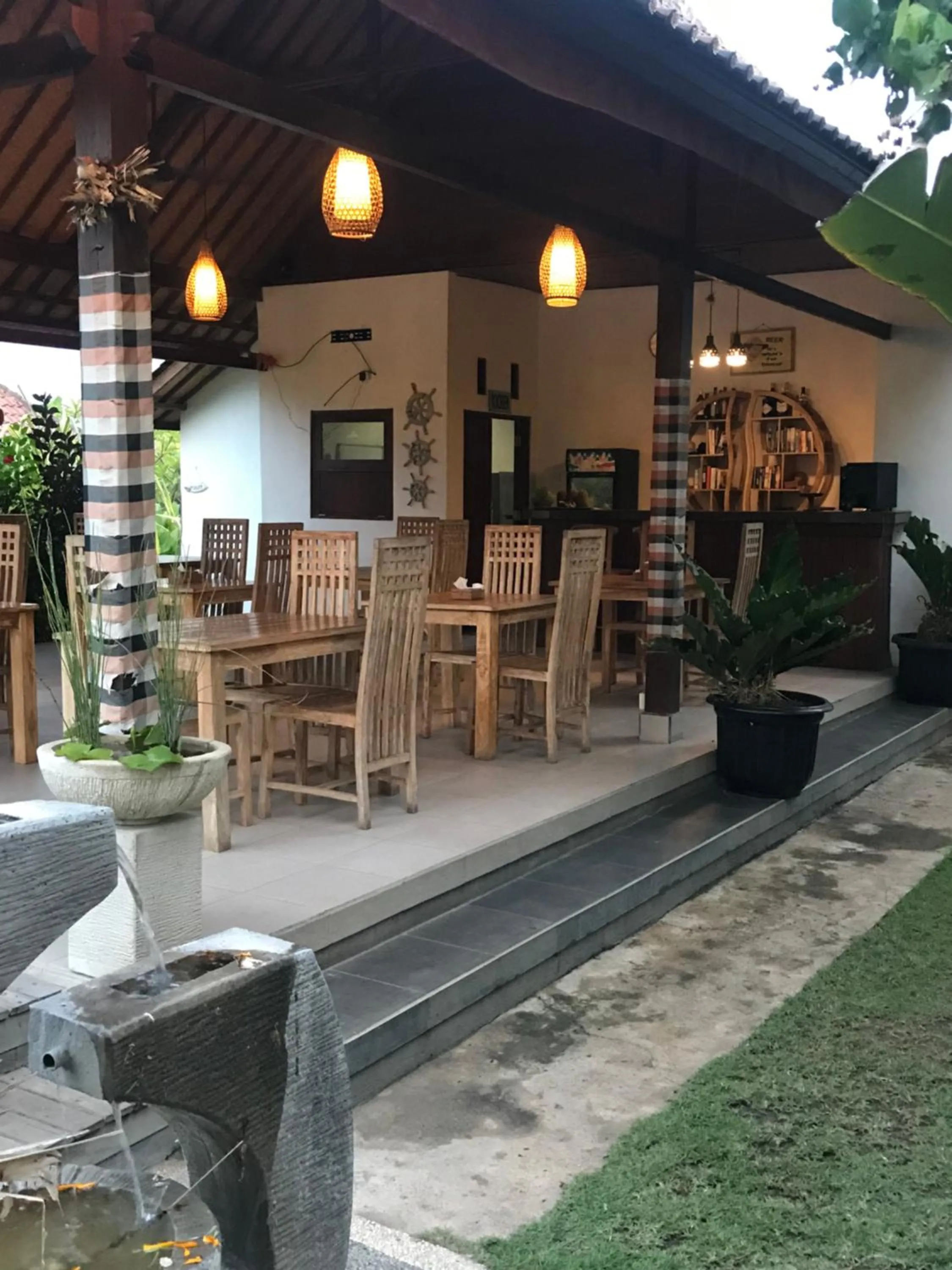 Restaurant/places to eat in The Niti Hut's Lembongan