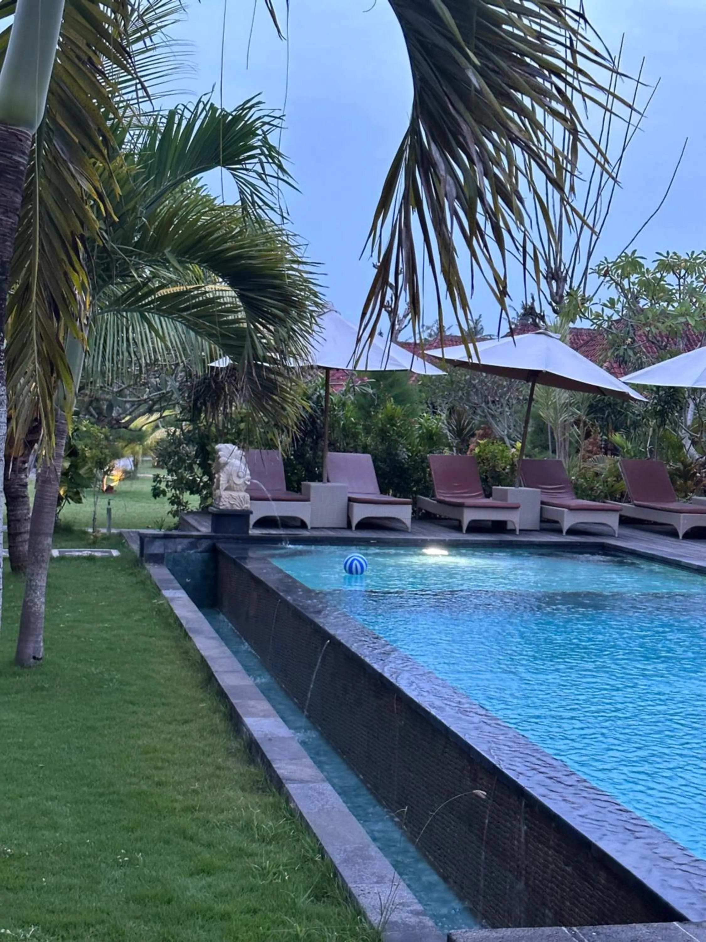 Pool view in The Niti Hut's Lembongan