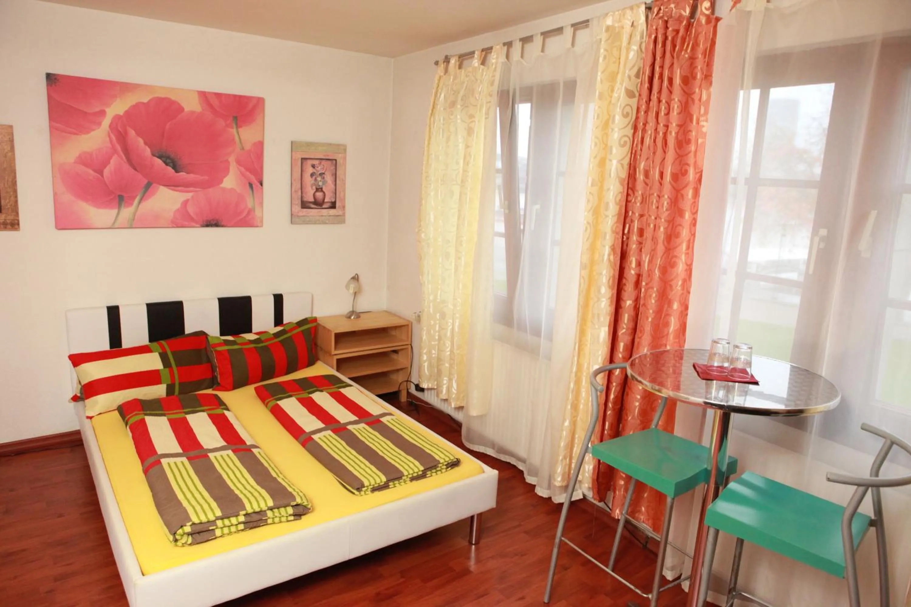 Photo of the whole room, Bed in Haus Enteresan