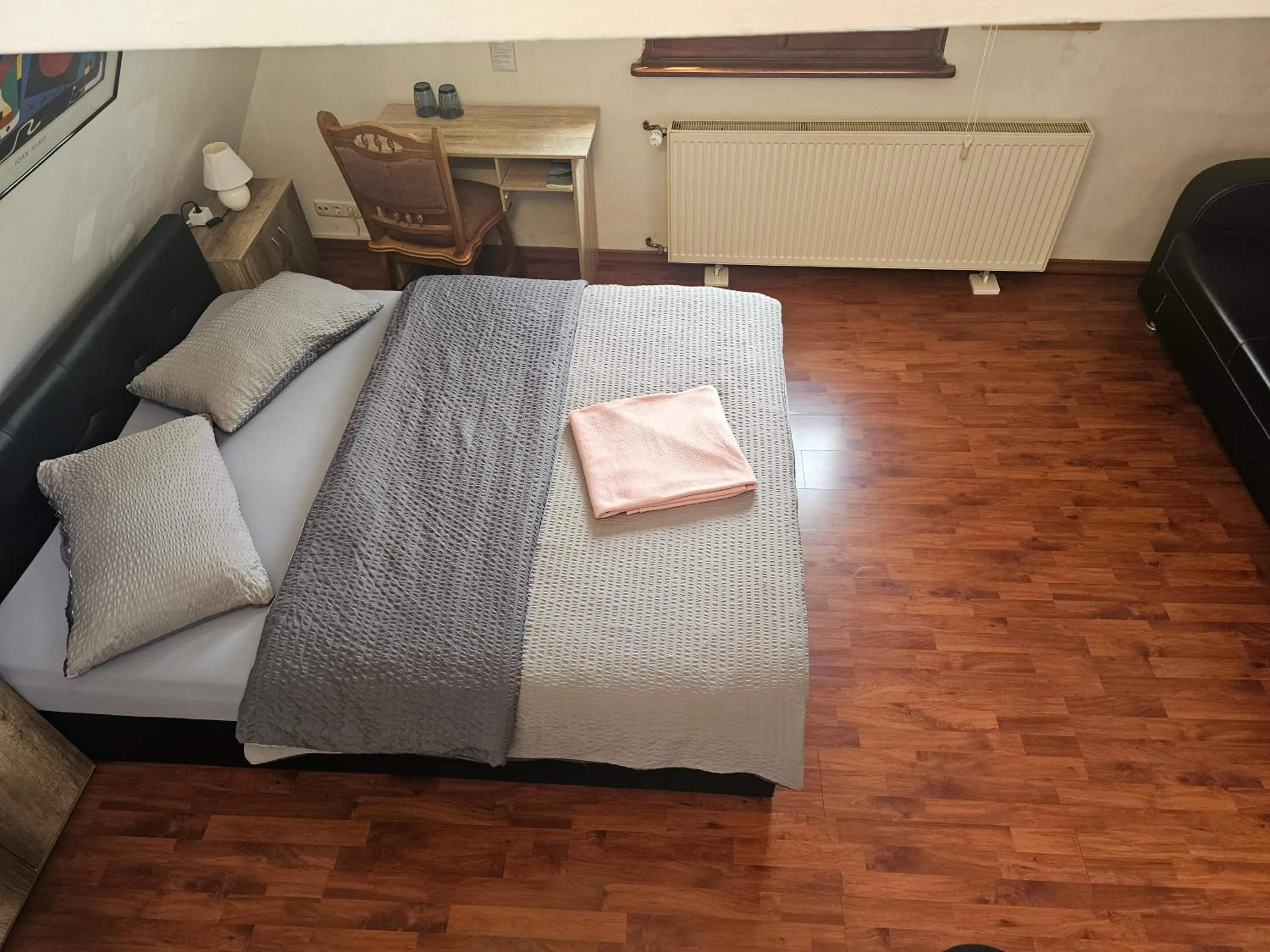 Photo of the whole room in Haus Enteresan