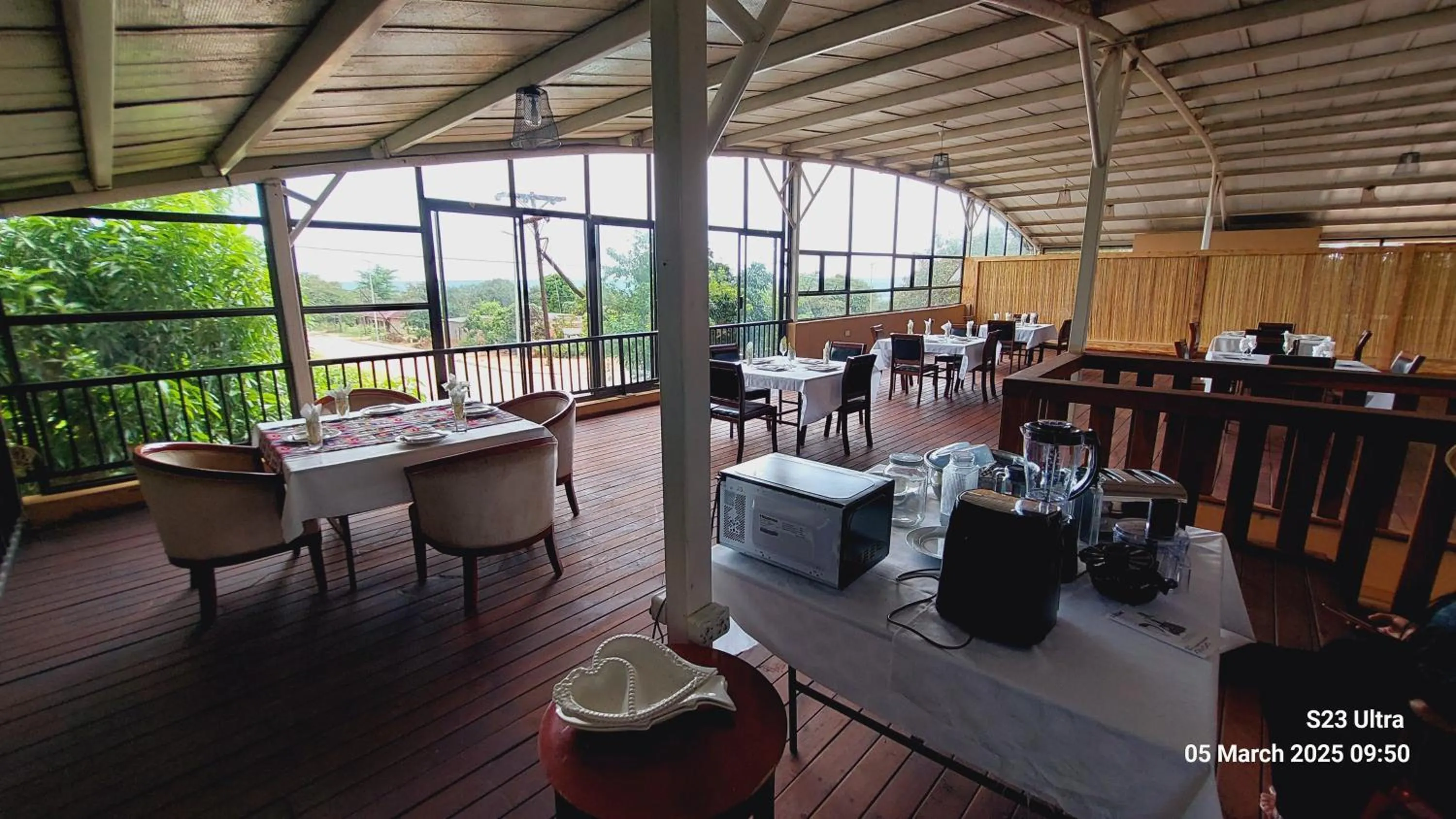 Restaurant/places to eat in Comfort Palace Guest House Kasane