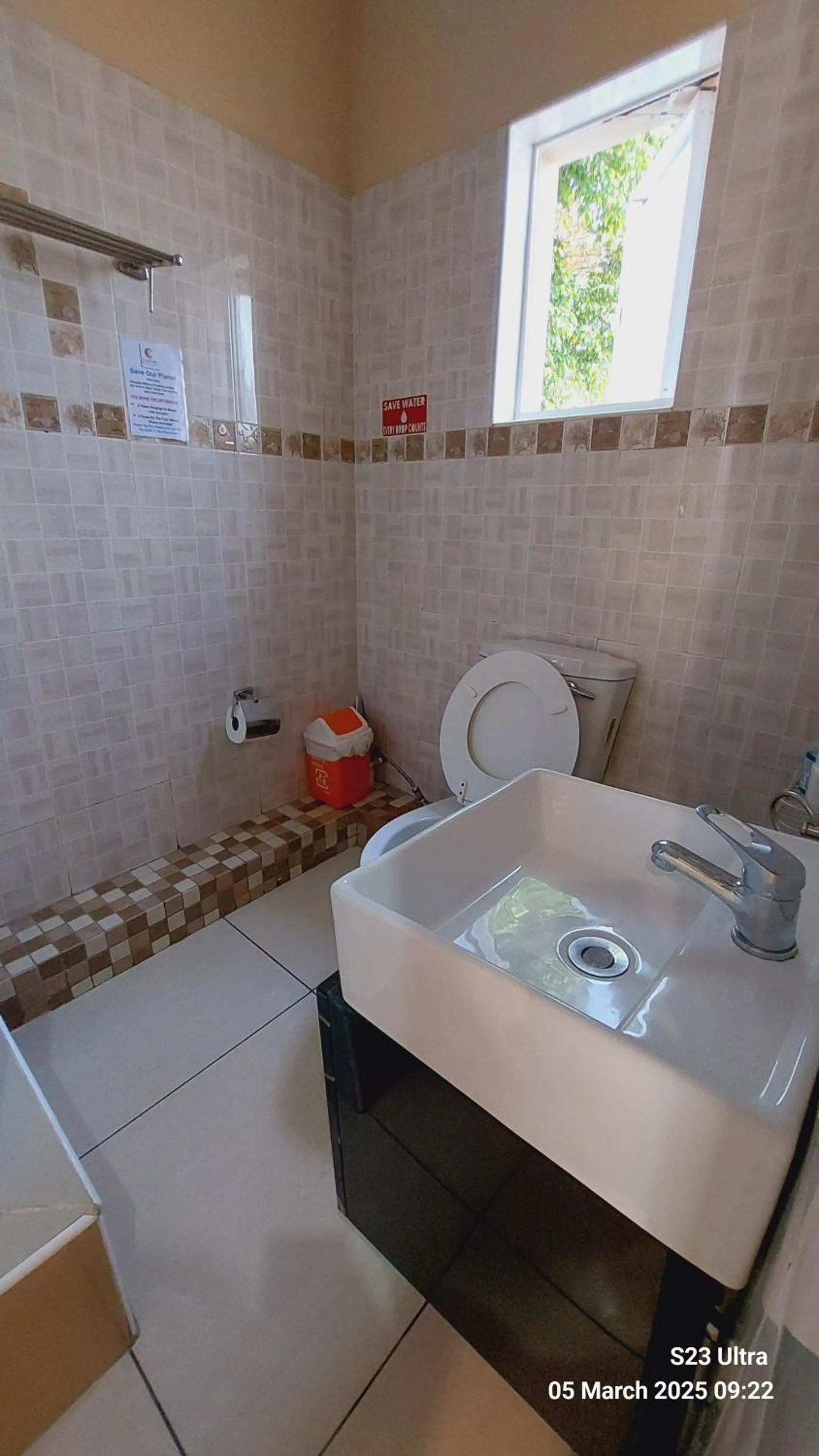 Shower in Comfort Palace Guest House Kasane