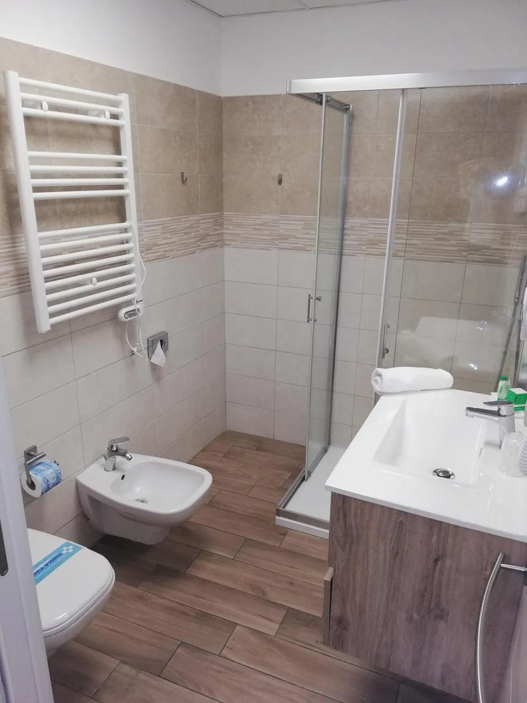 Shower in Hotel Bocciolo