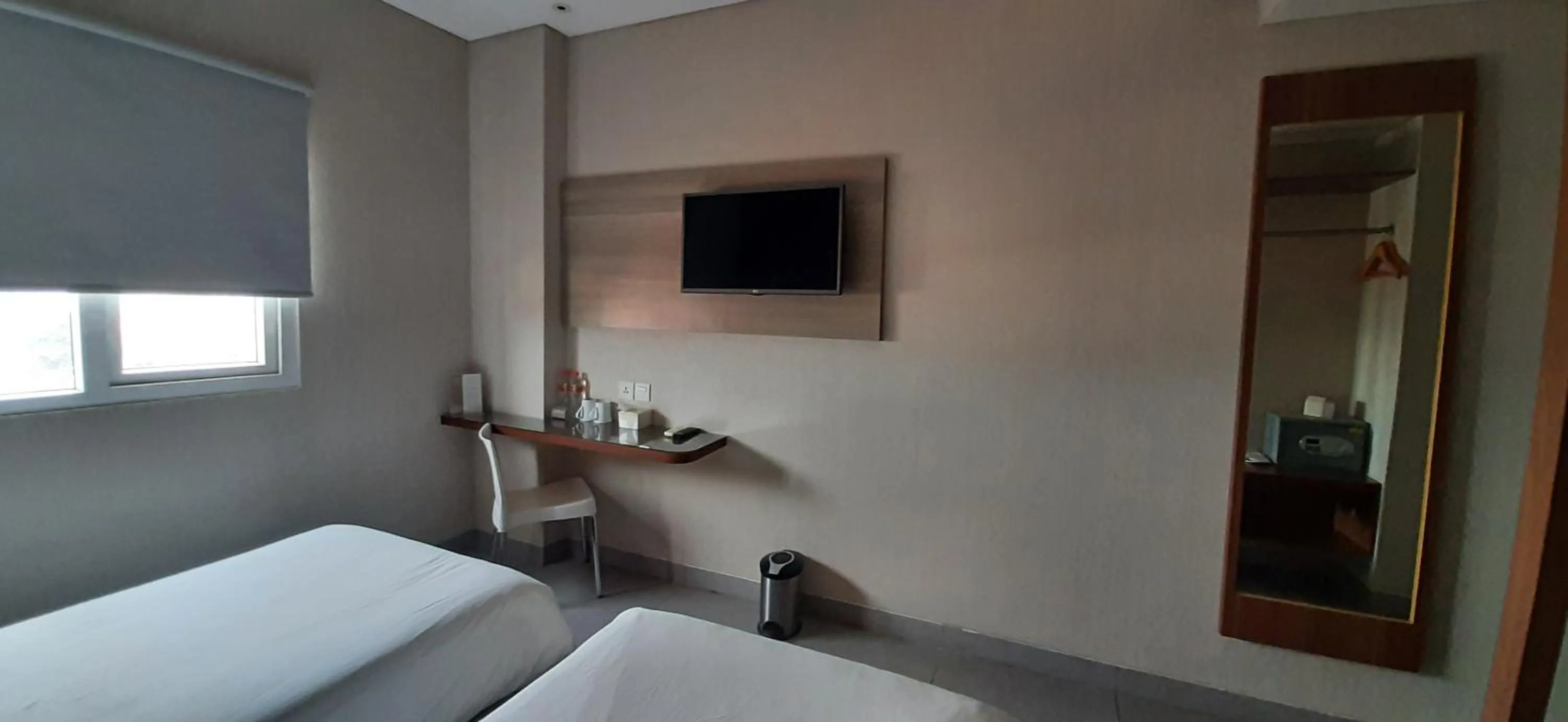 Bed in Lynn Hotel Serang