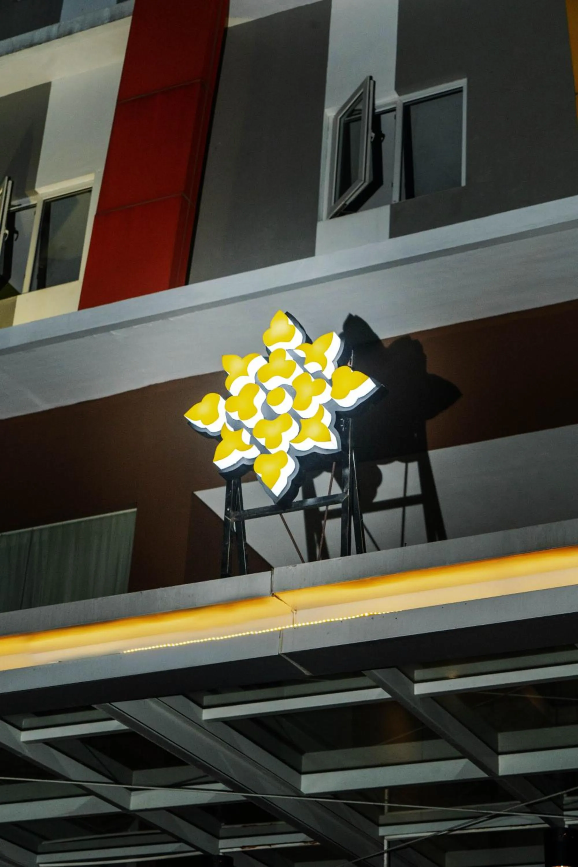 Property logo or sign in Lynn Hotel Serang