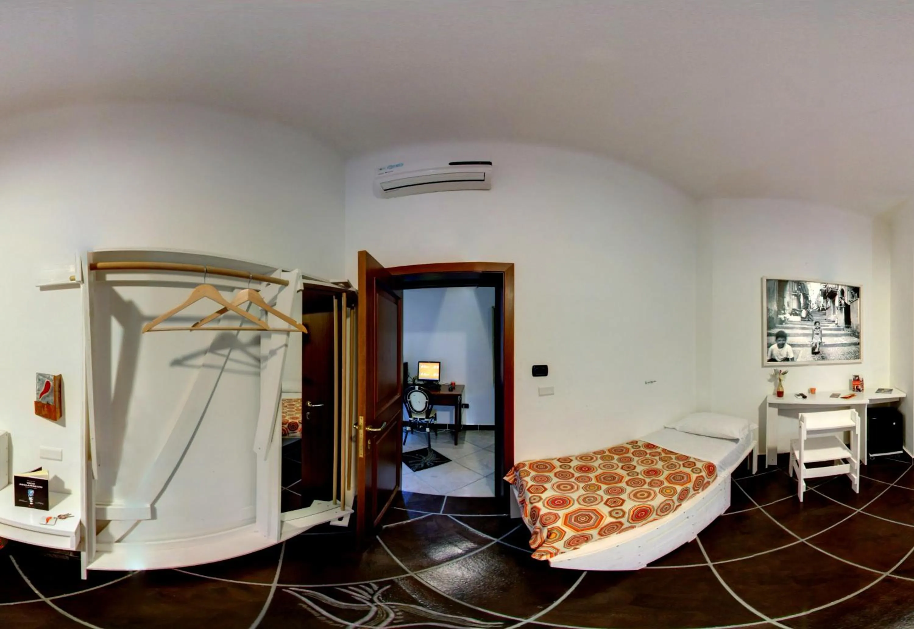 Photo of the whole room, Bed in Casa del Monacone