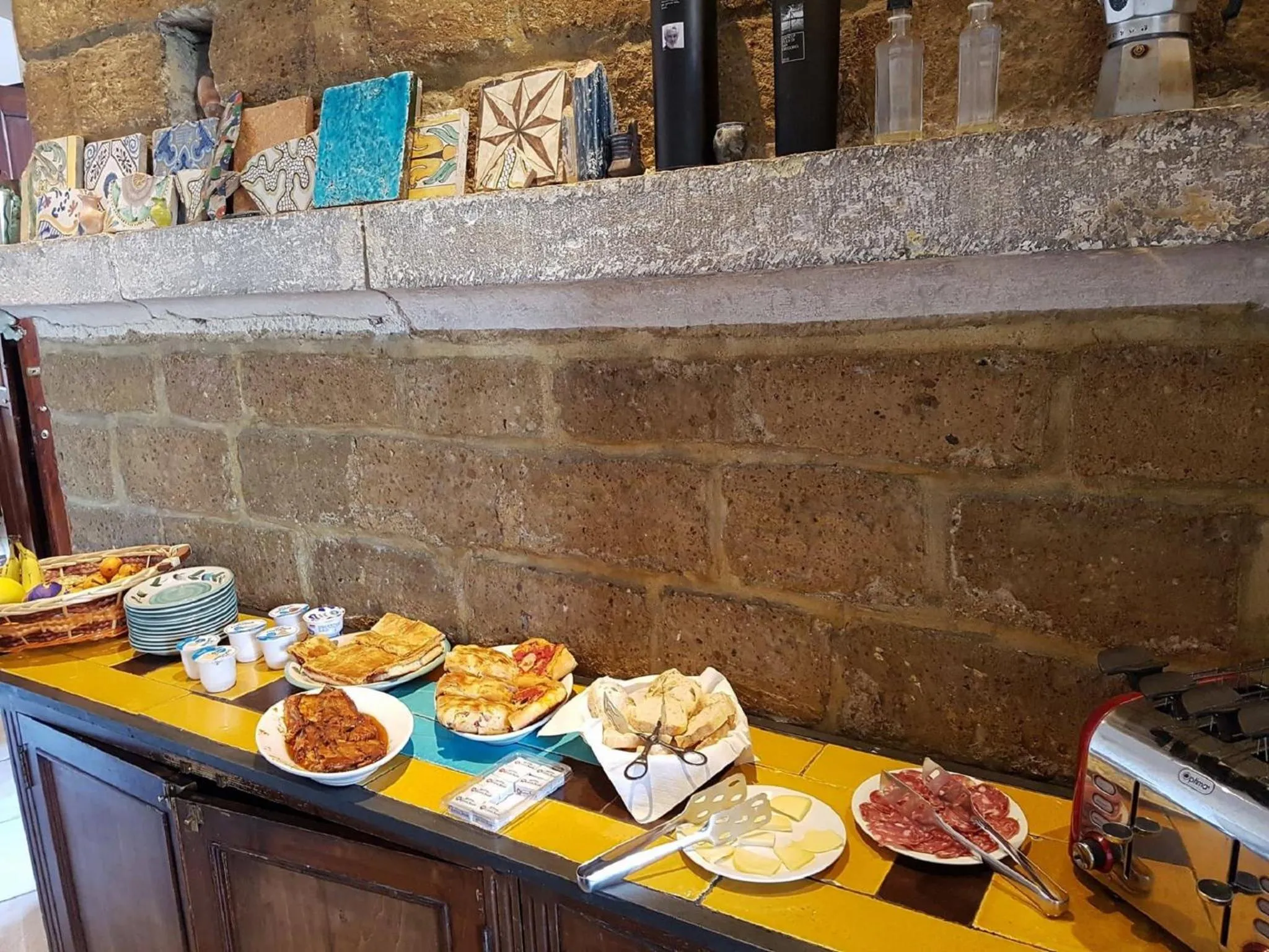 Continental breakfast in Casa del Monacone