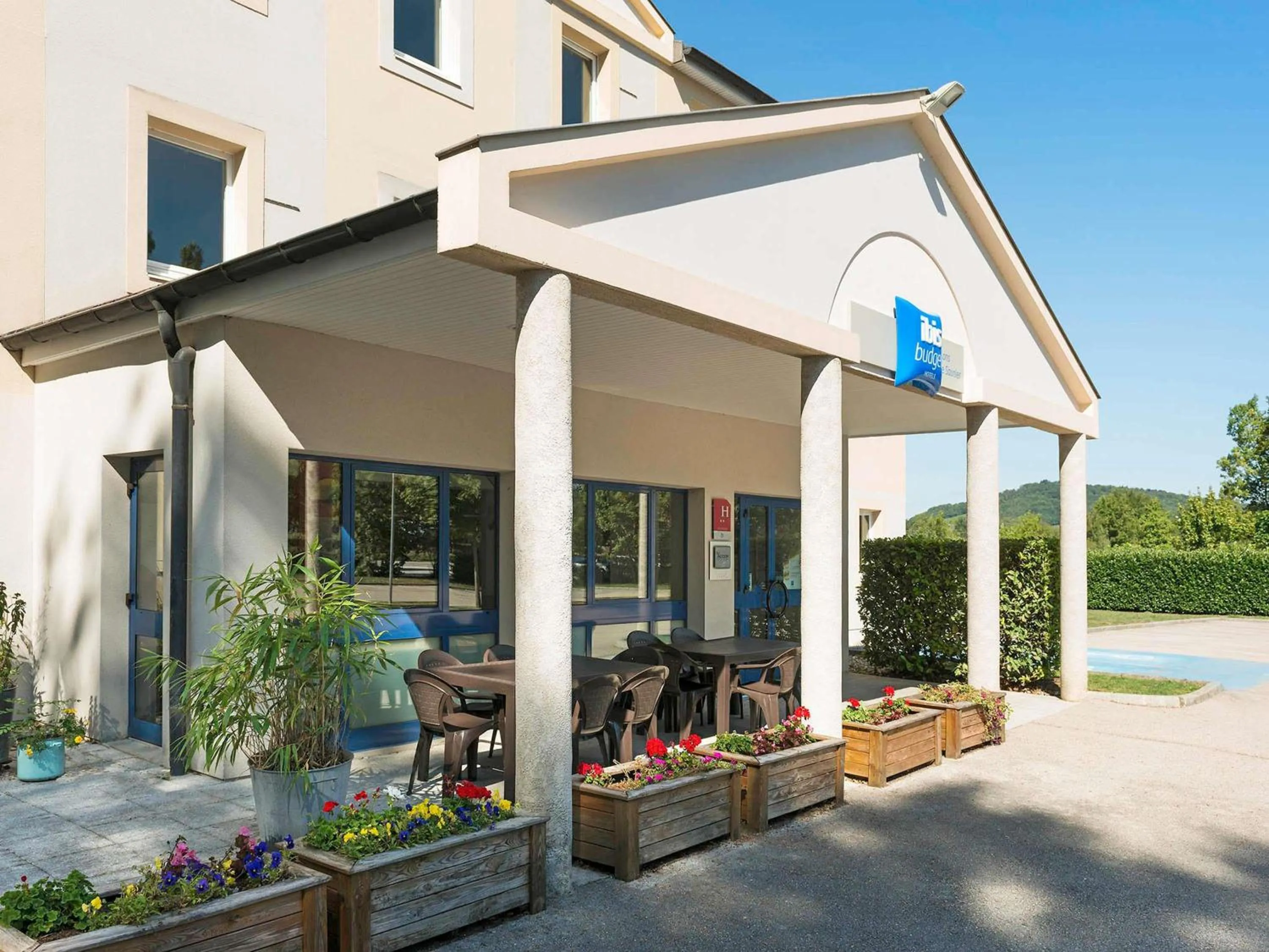 Property building in ibis Budget Lons-le-Saunier