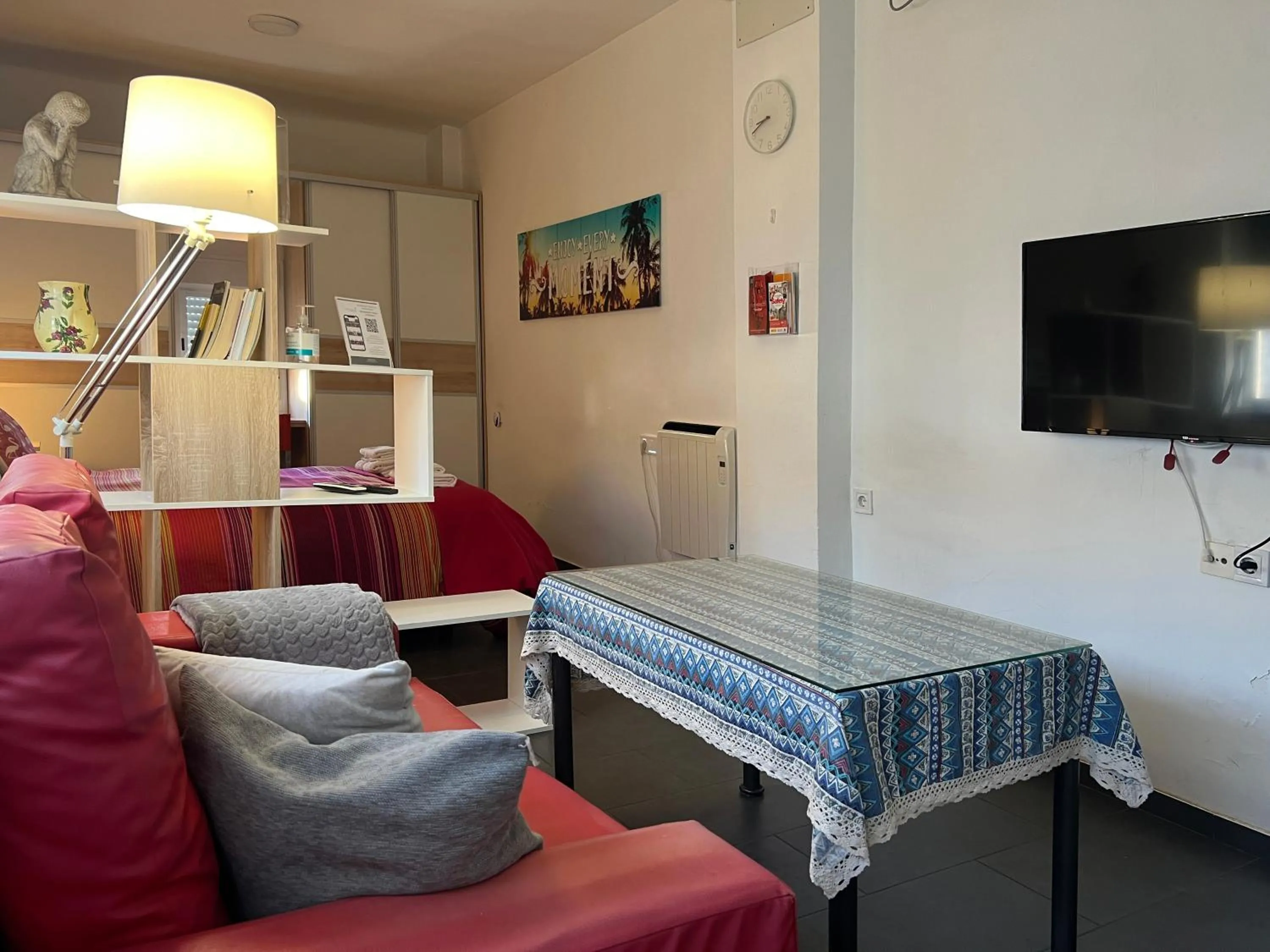 TV and multimedia in Apartamentos Triana - Aloha Sevilla