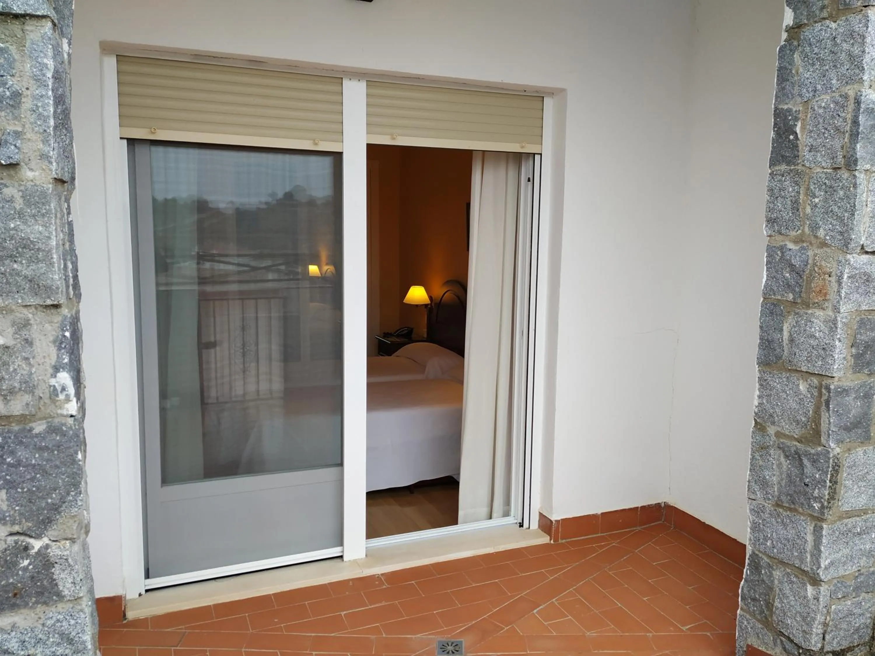 Balcony/Terrace, Bed in Hotel Sierra de Andujar