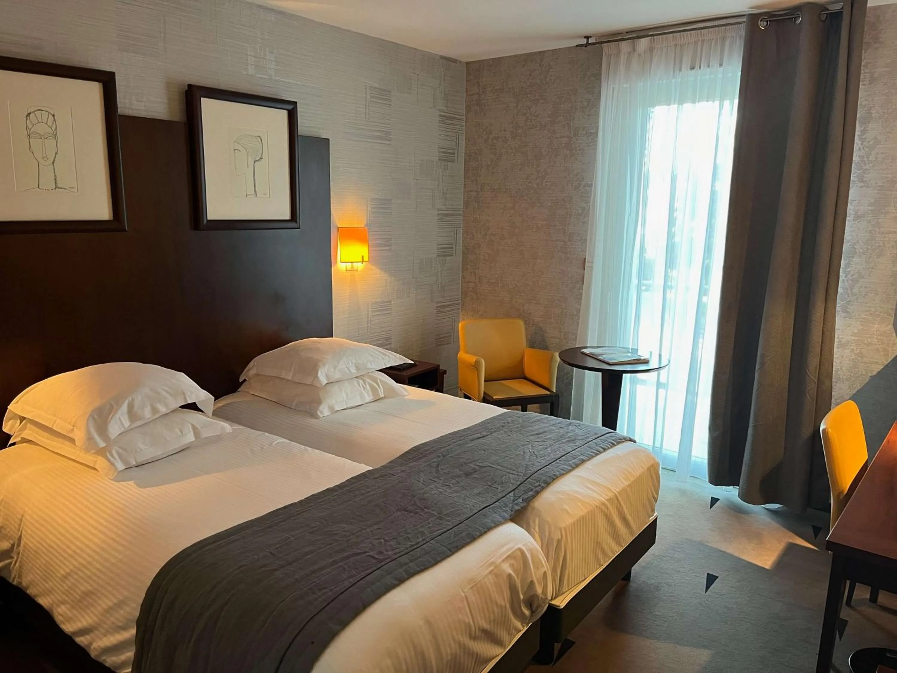 Bed in Best Western Plus La Fayette Hotel et SPA