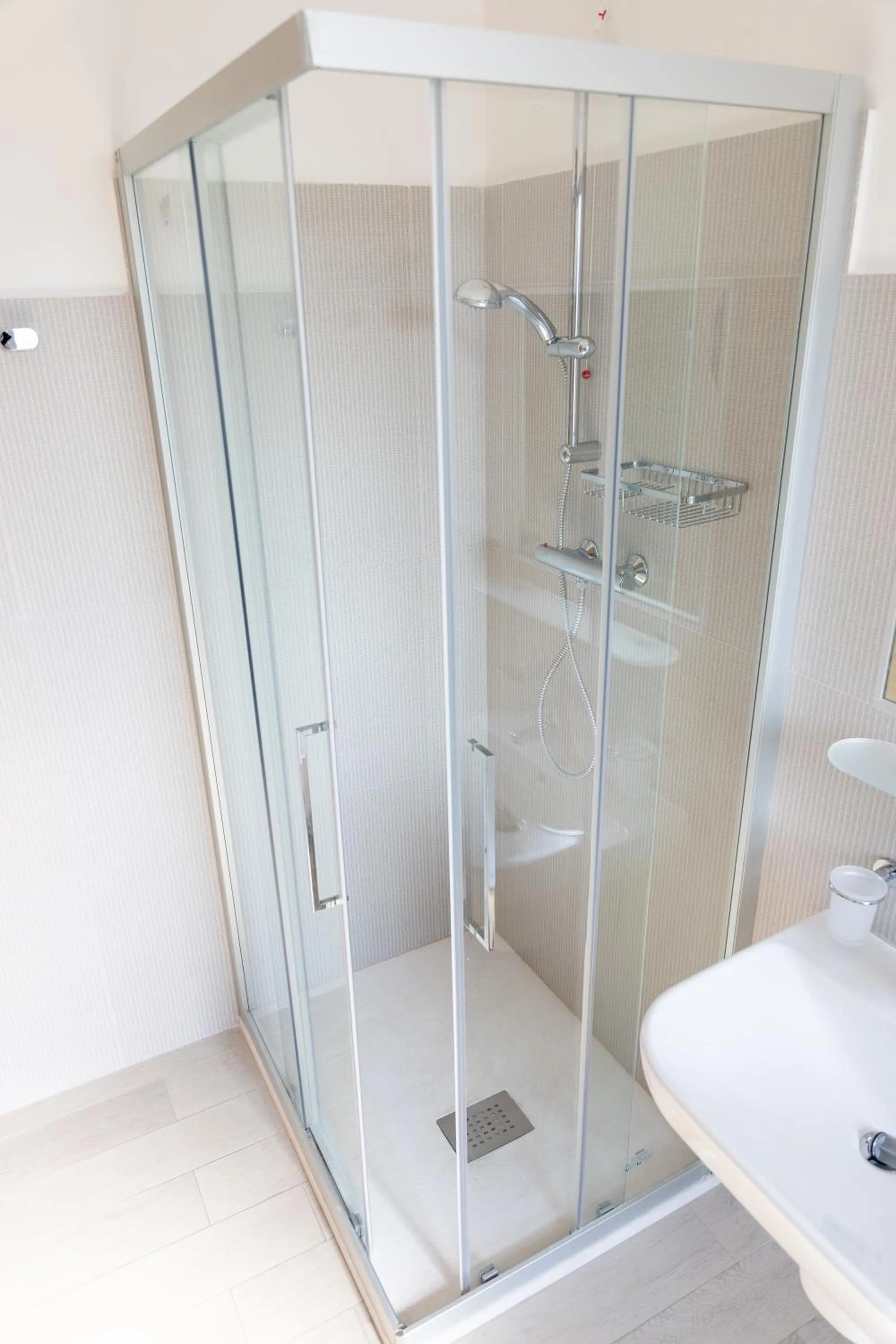 Shower in Hotel Capitano