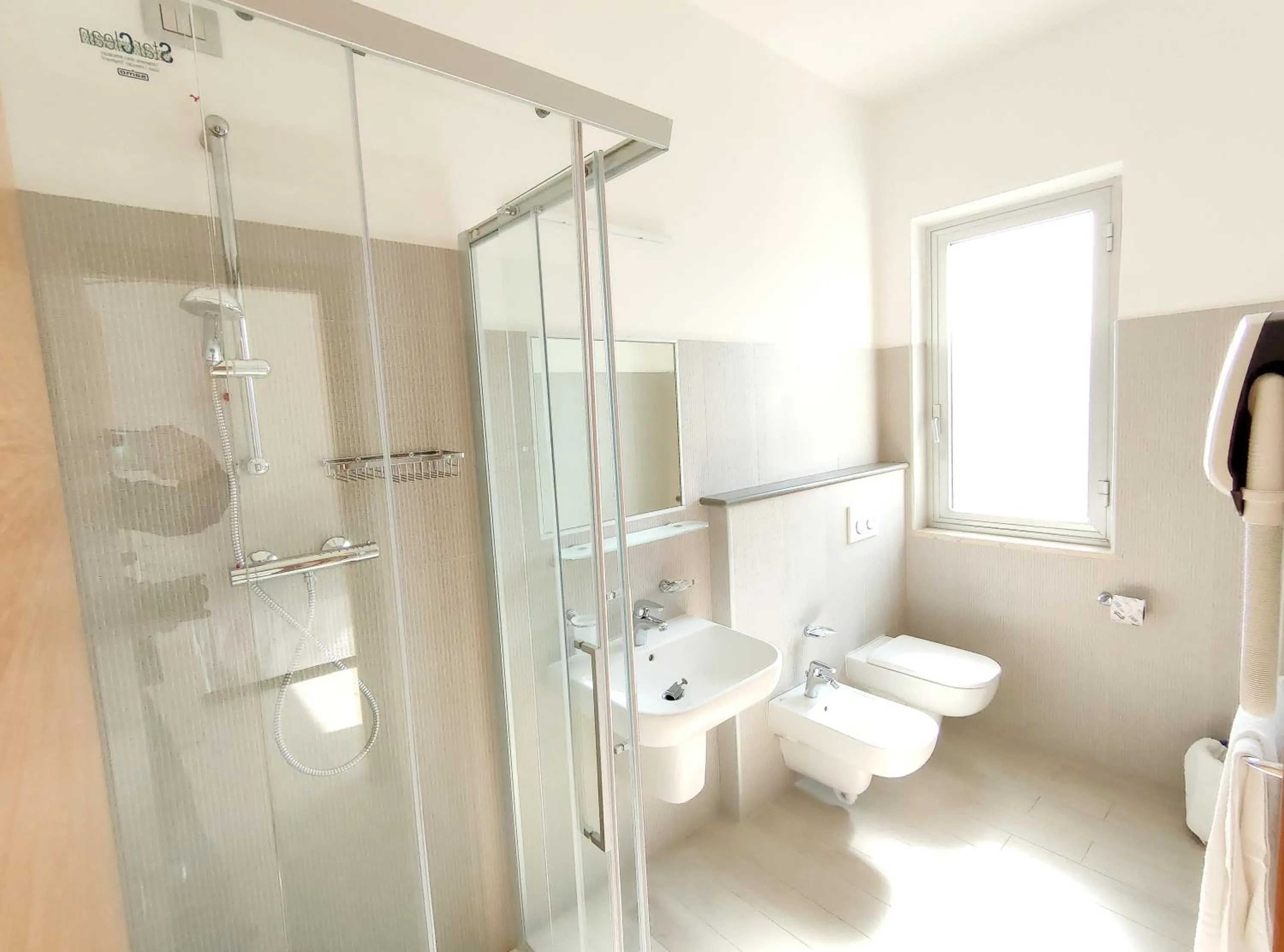 Shower in Hotel Capitano