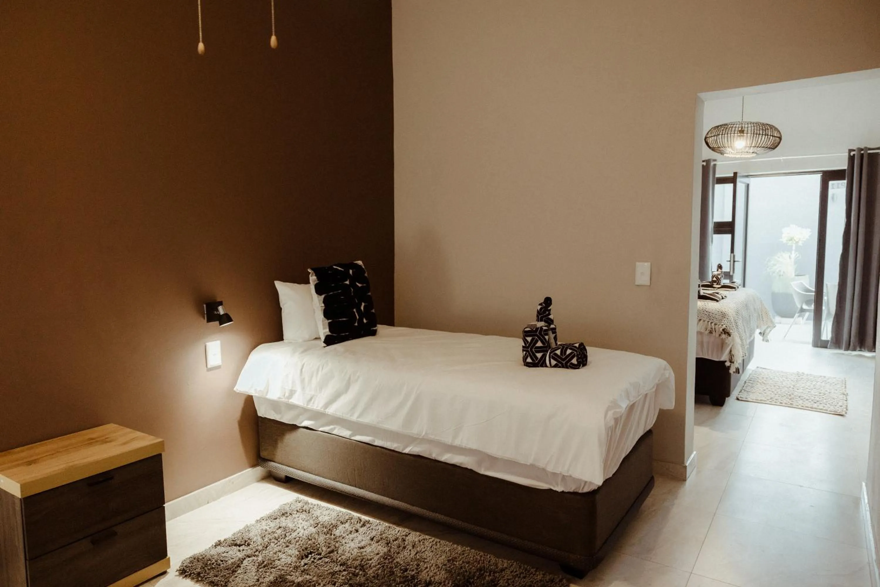 Bed in Out of Africa Town Lodge