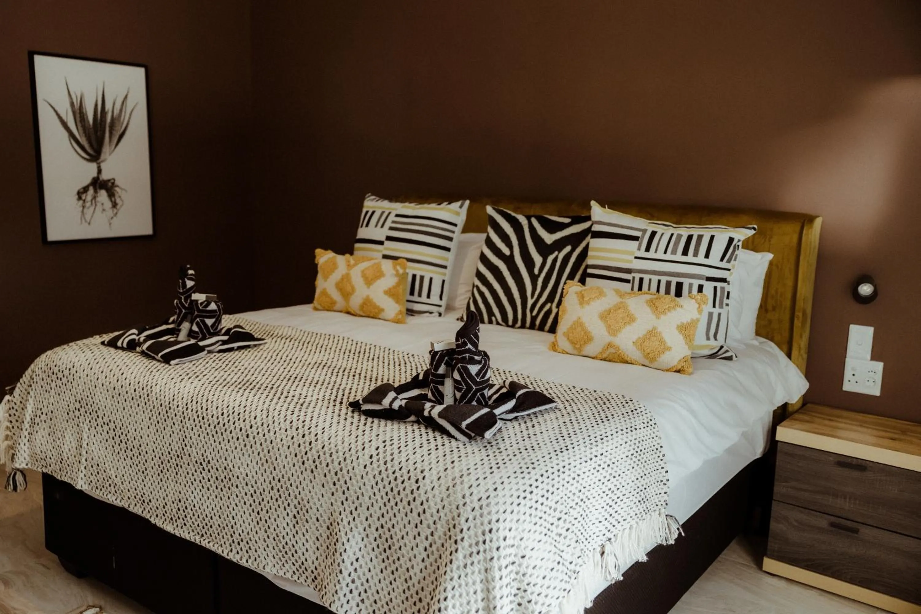 Bed in Out of Africa Town Lodge