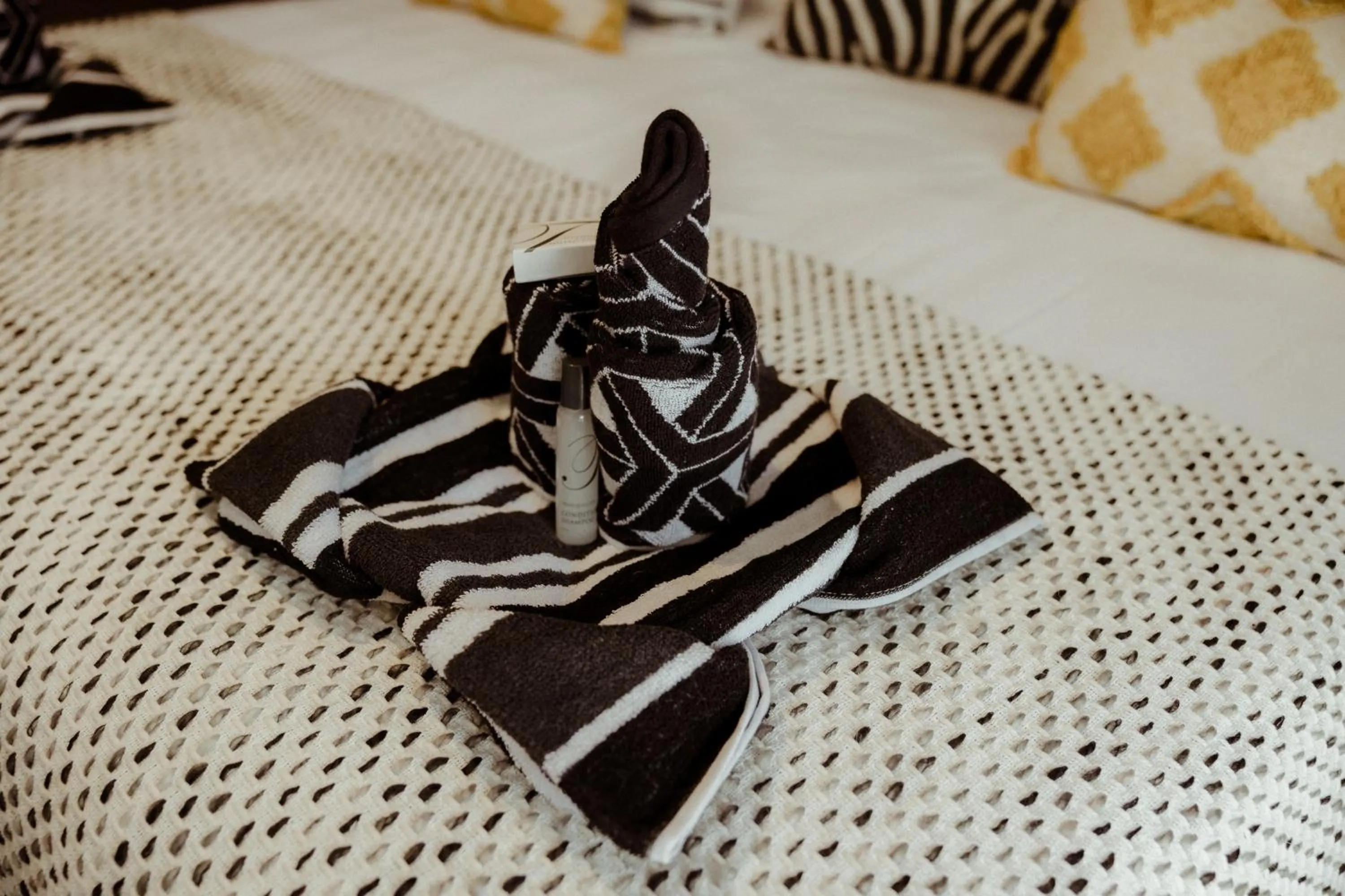 Bed in Out of Africa Town Lodge