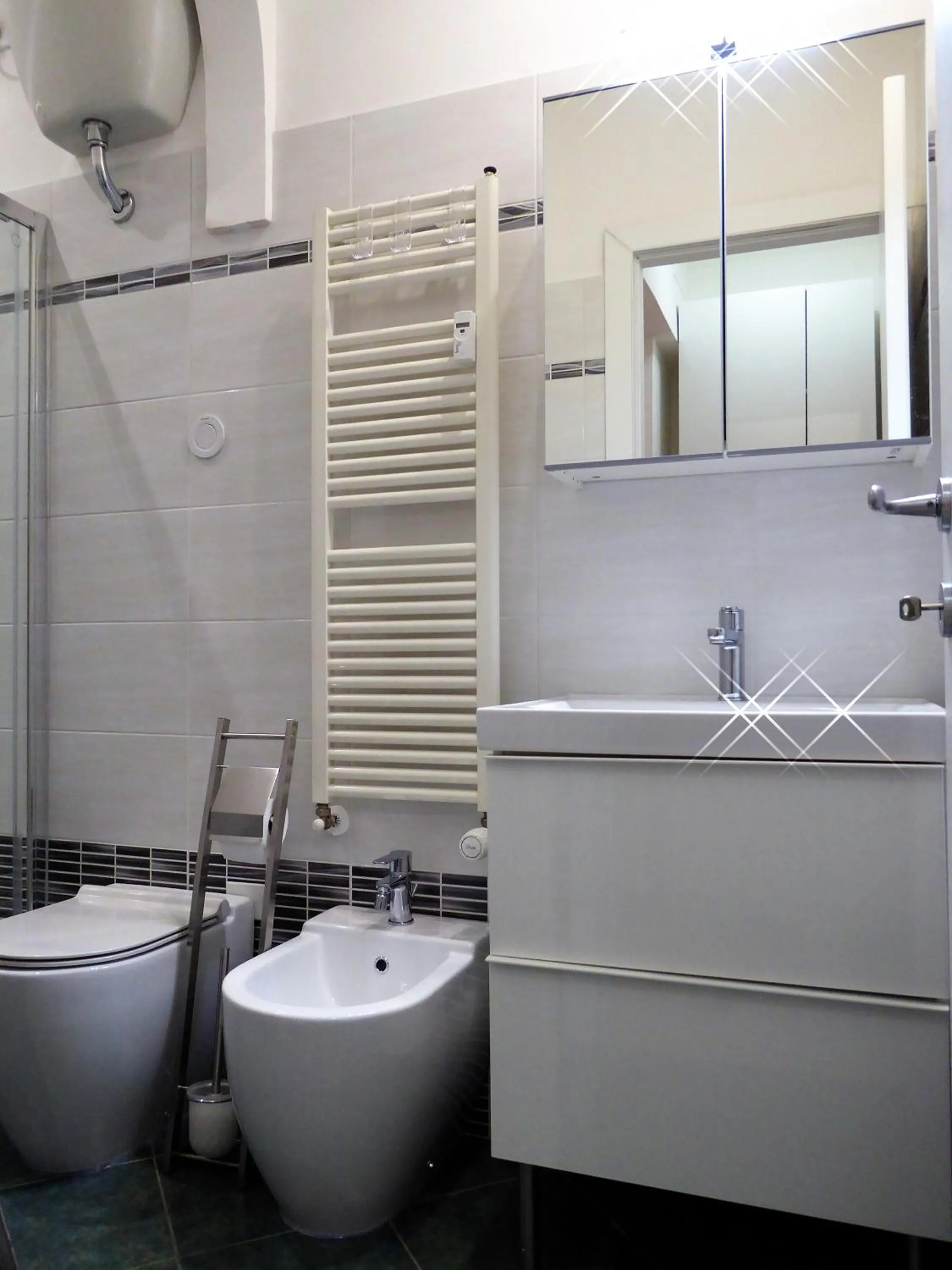 Bathroom in Montebello House Bologna