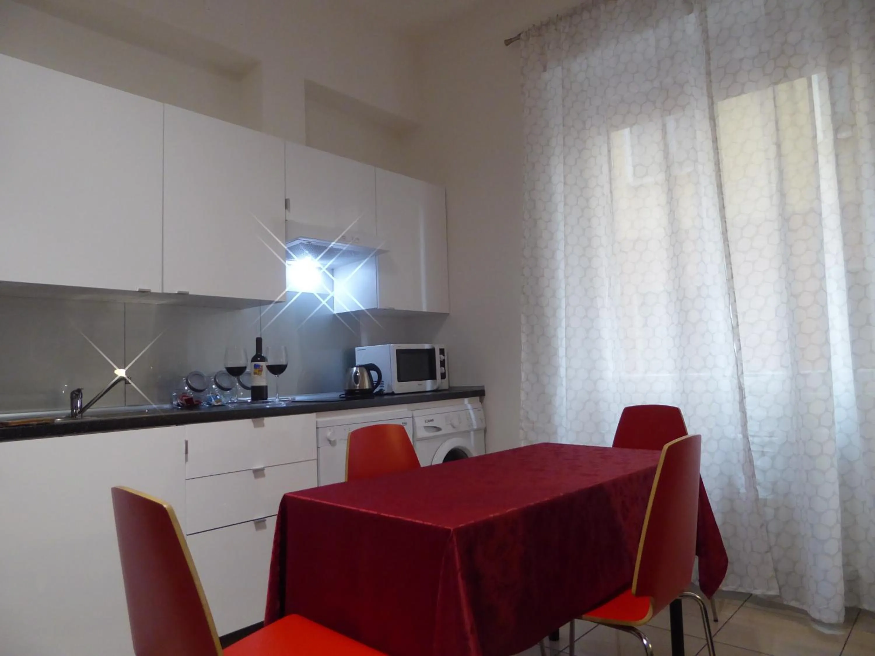 Kitchen or kitchenette in Montebello House Bologna