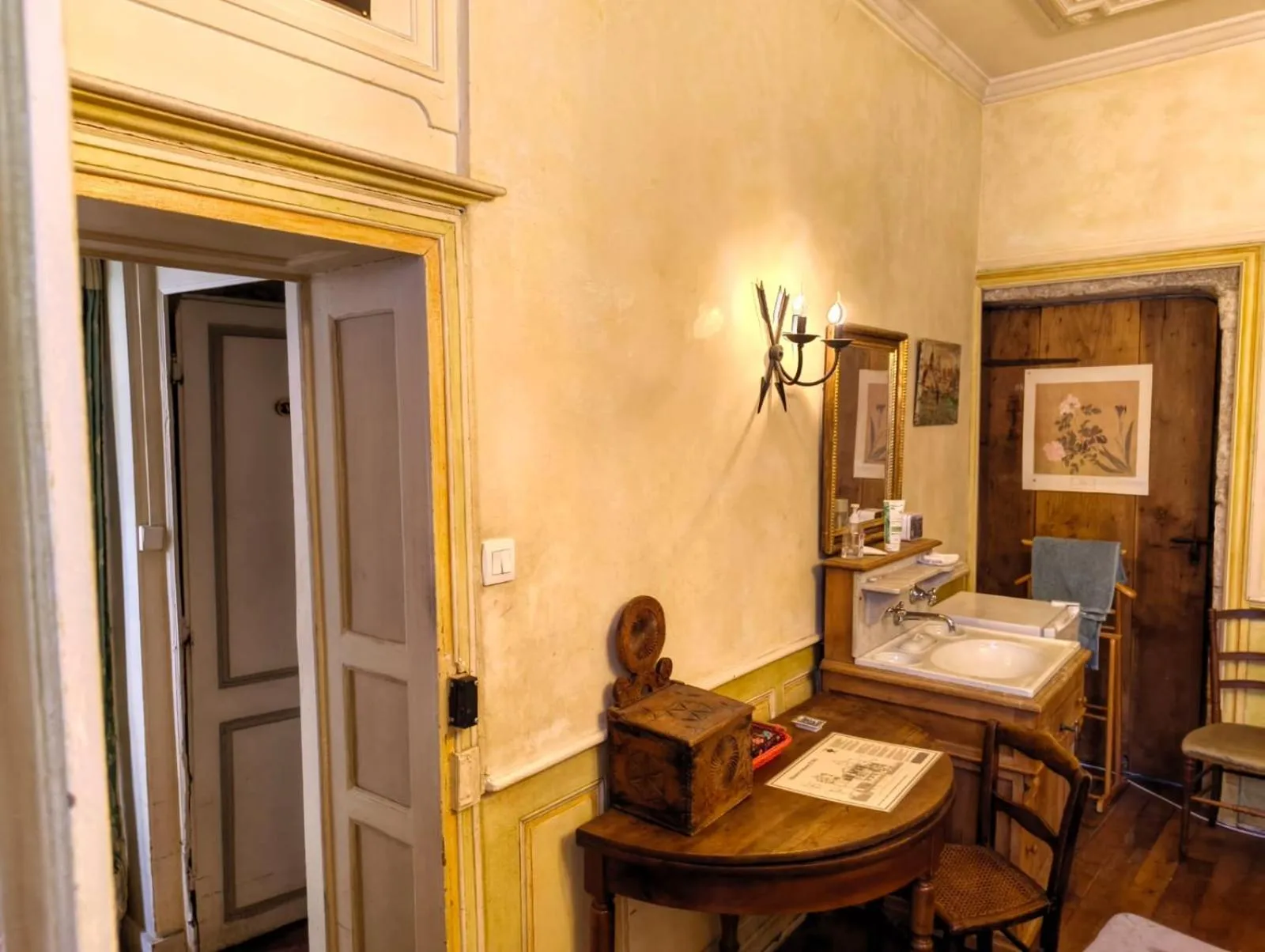 Bedroom in Maison Romane 1136