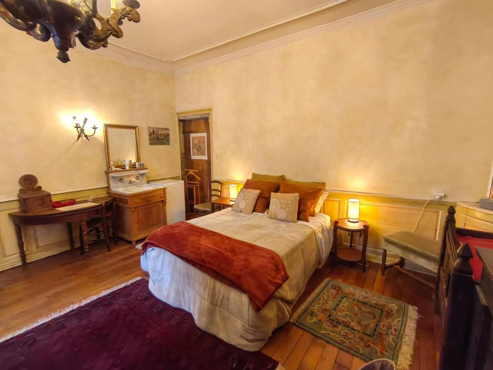 Bed in Maison Romane 1136