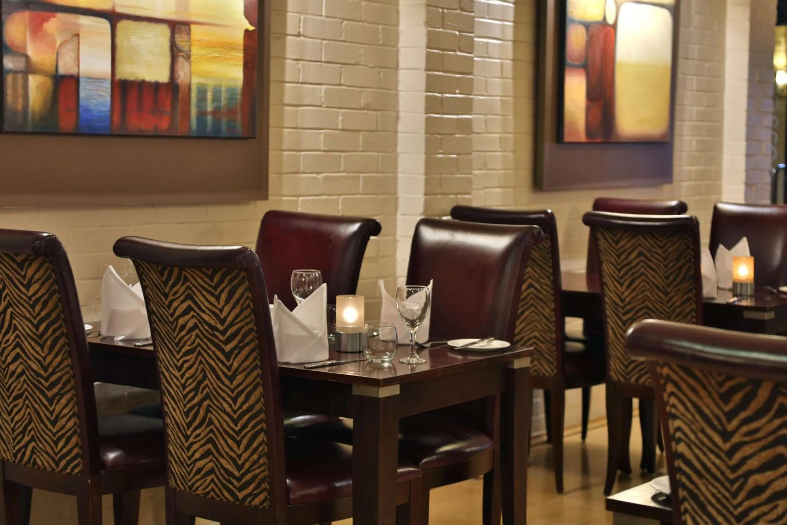 Restaurant/places to eat in The Bull Hotel; Sure Hotel Collection by Best Western