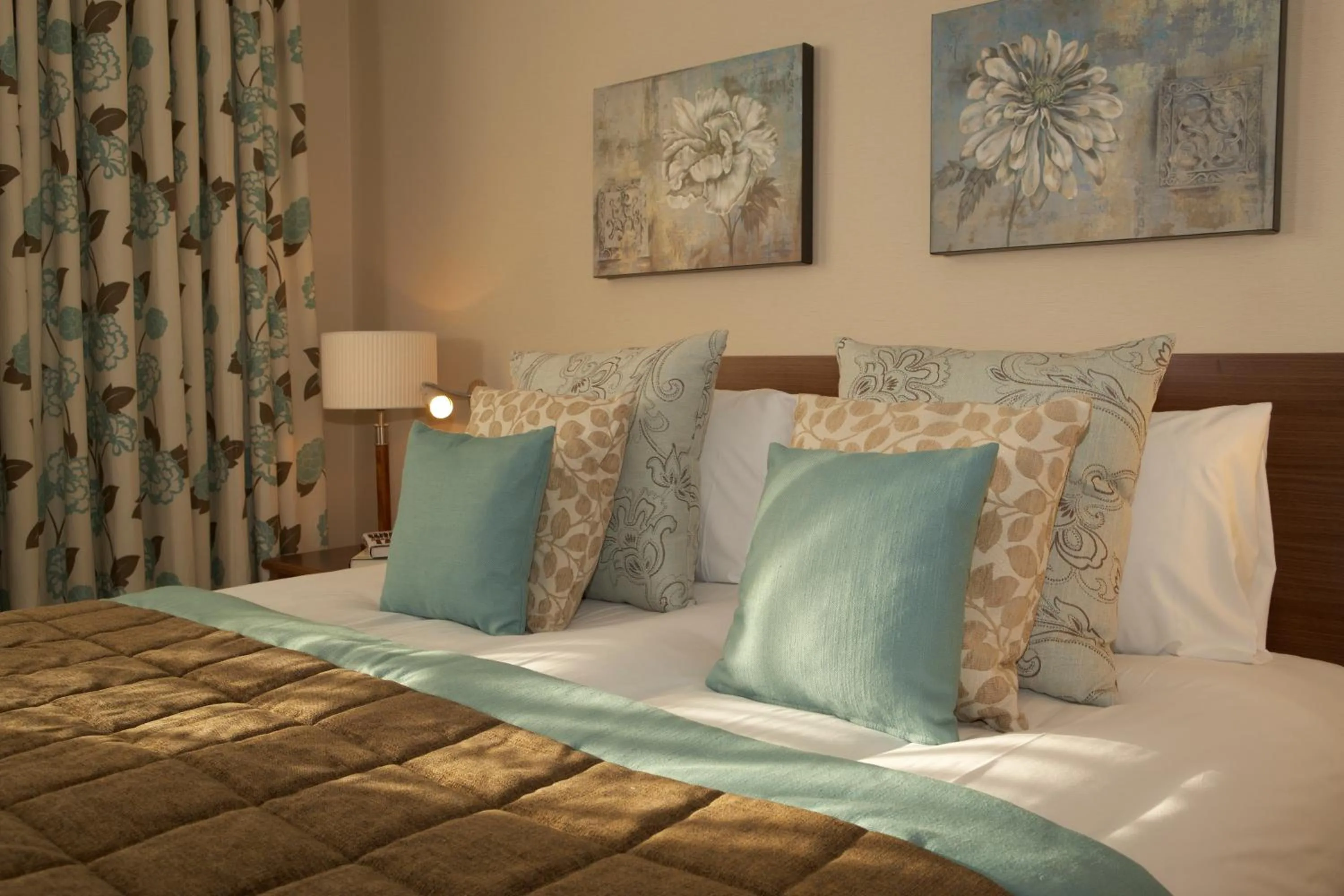 Bed in The Bull Hotel; Sure Hotel Collection by Best Western