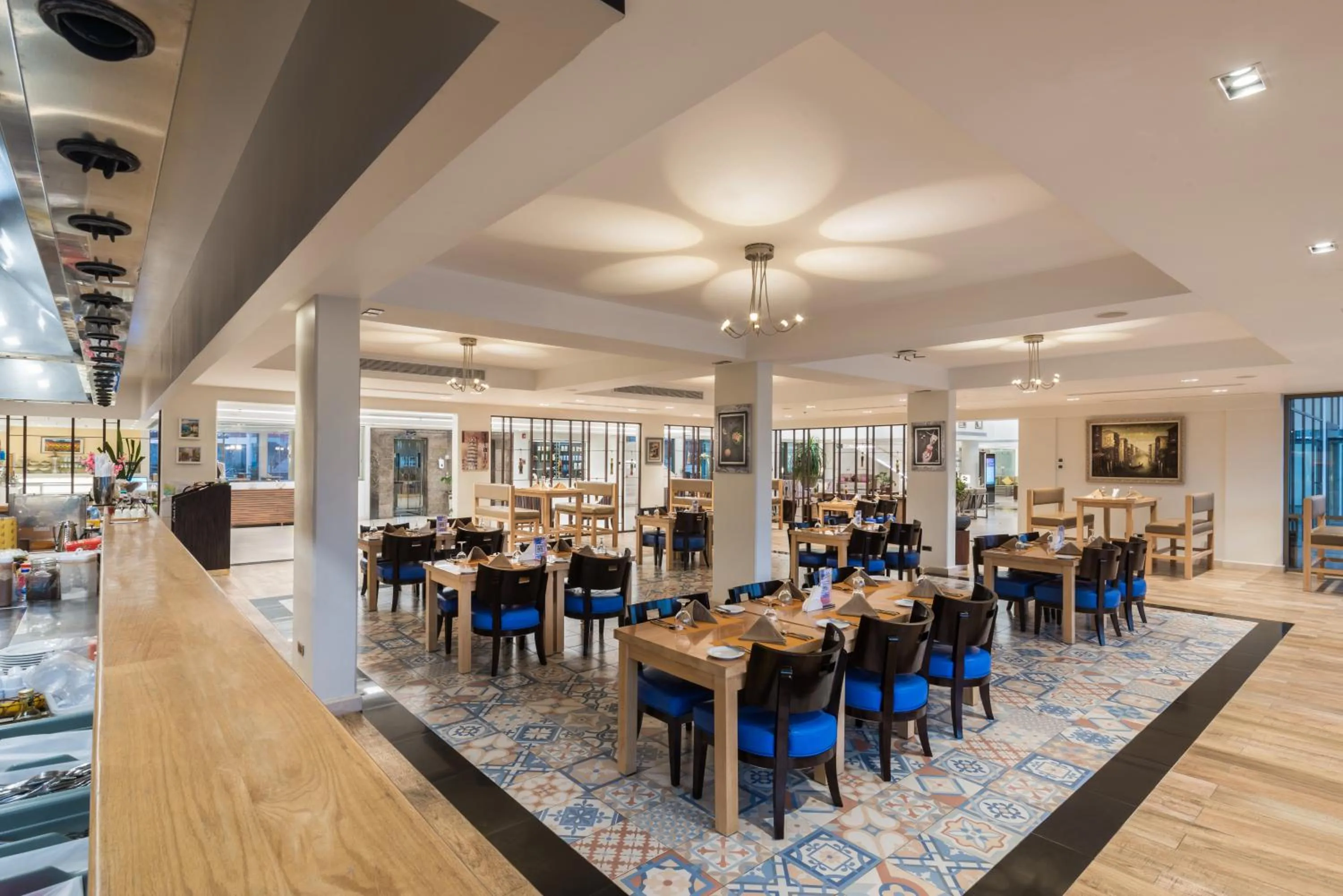 Restaurant/places to eat in Alreem Village Hotel