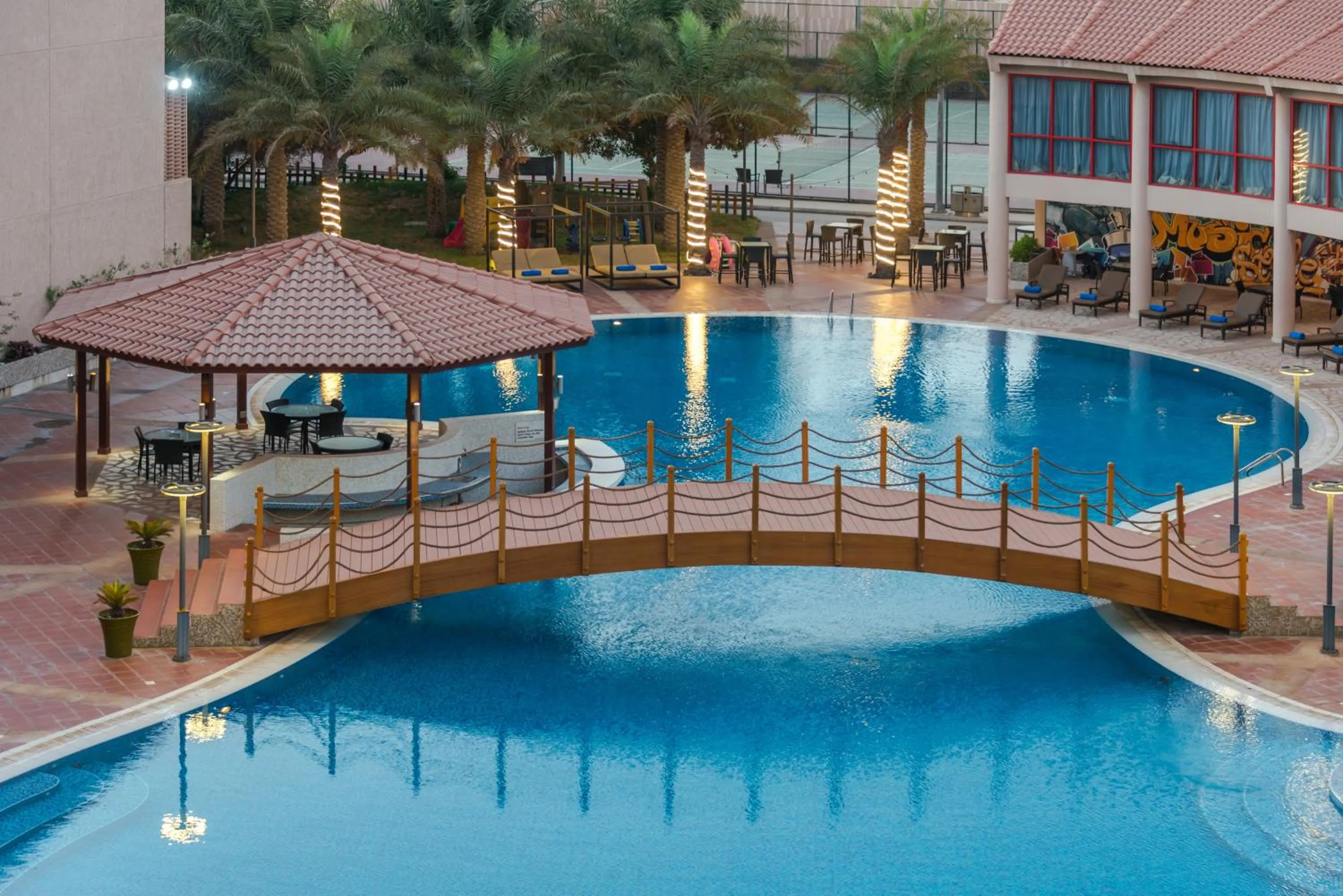 Swimming pool in Alreem Village Hotel