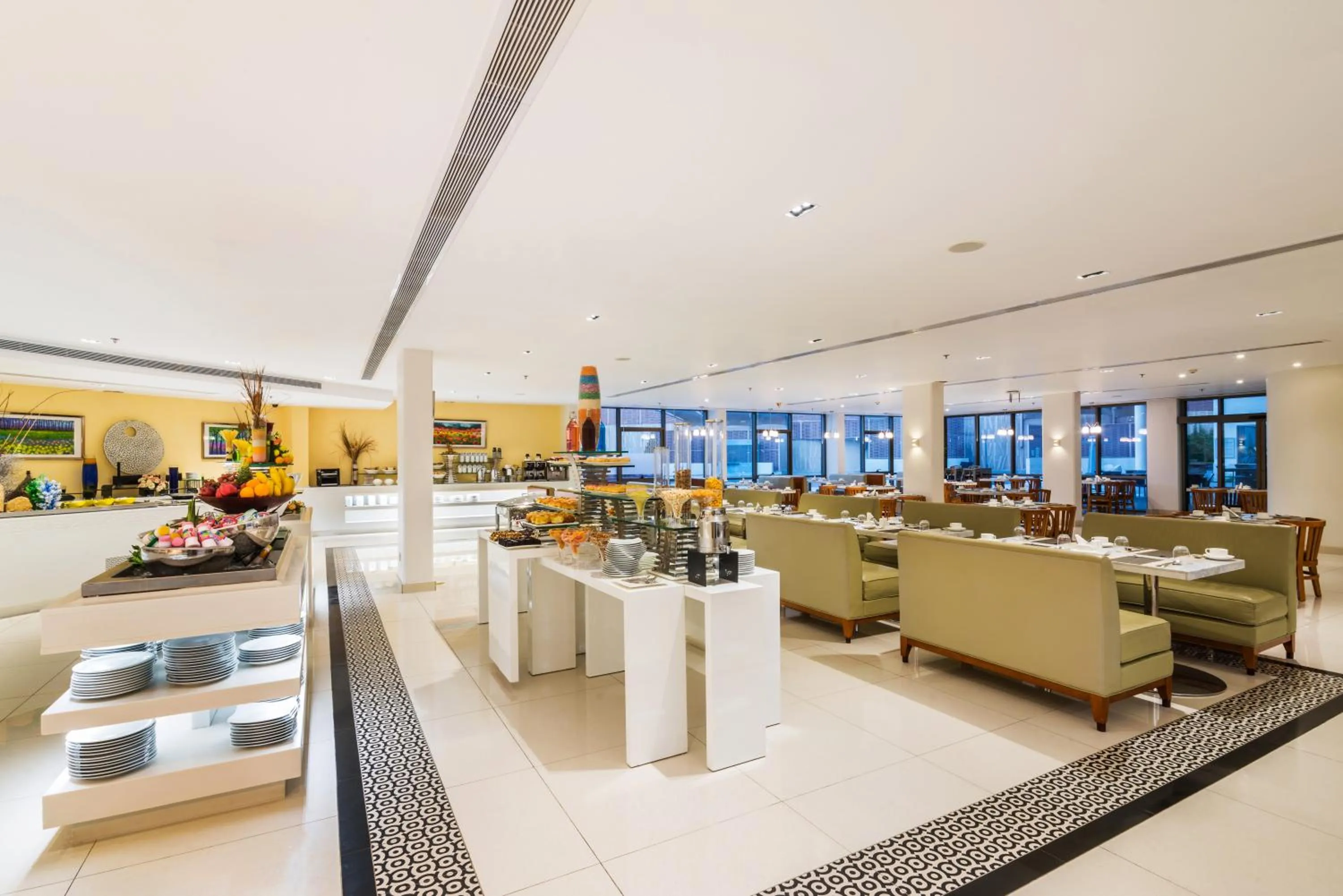 Restaurant/places to eat in Alreem Village Hotel