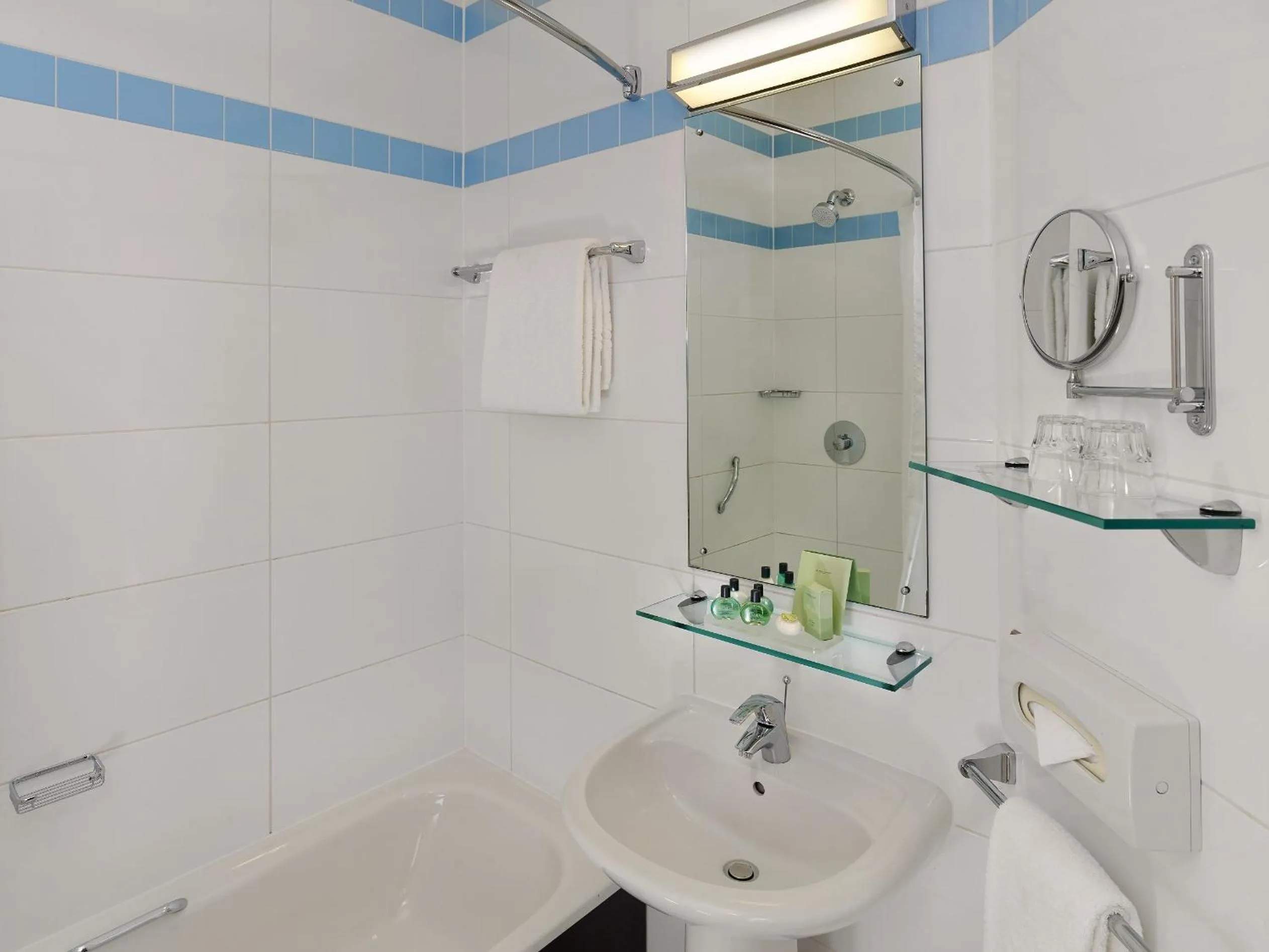 Bathroom in Leonardo Hotel Leeds