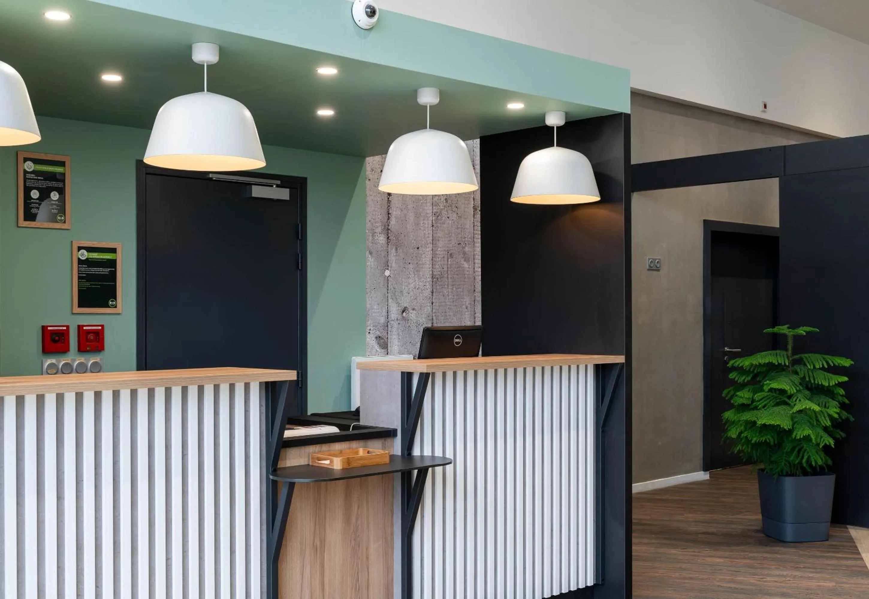 Lobby or reception in B&B HOTEL Saint-Nazaire Pornichet