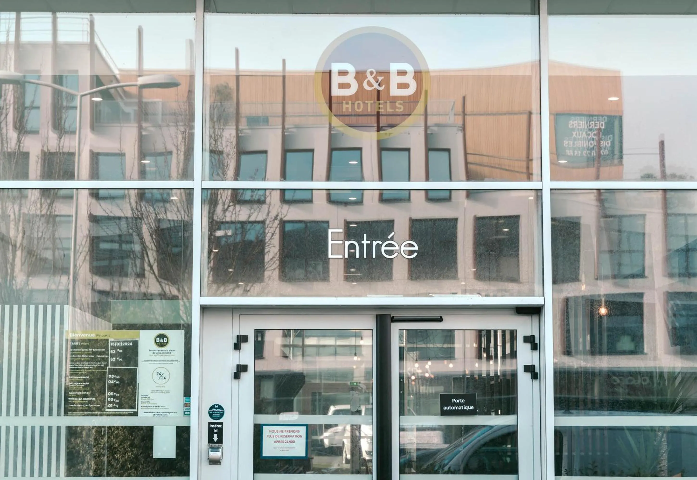 Facade/entrance in B&B HOTEL Saint-Nazaire Pornichet