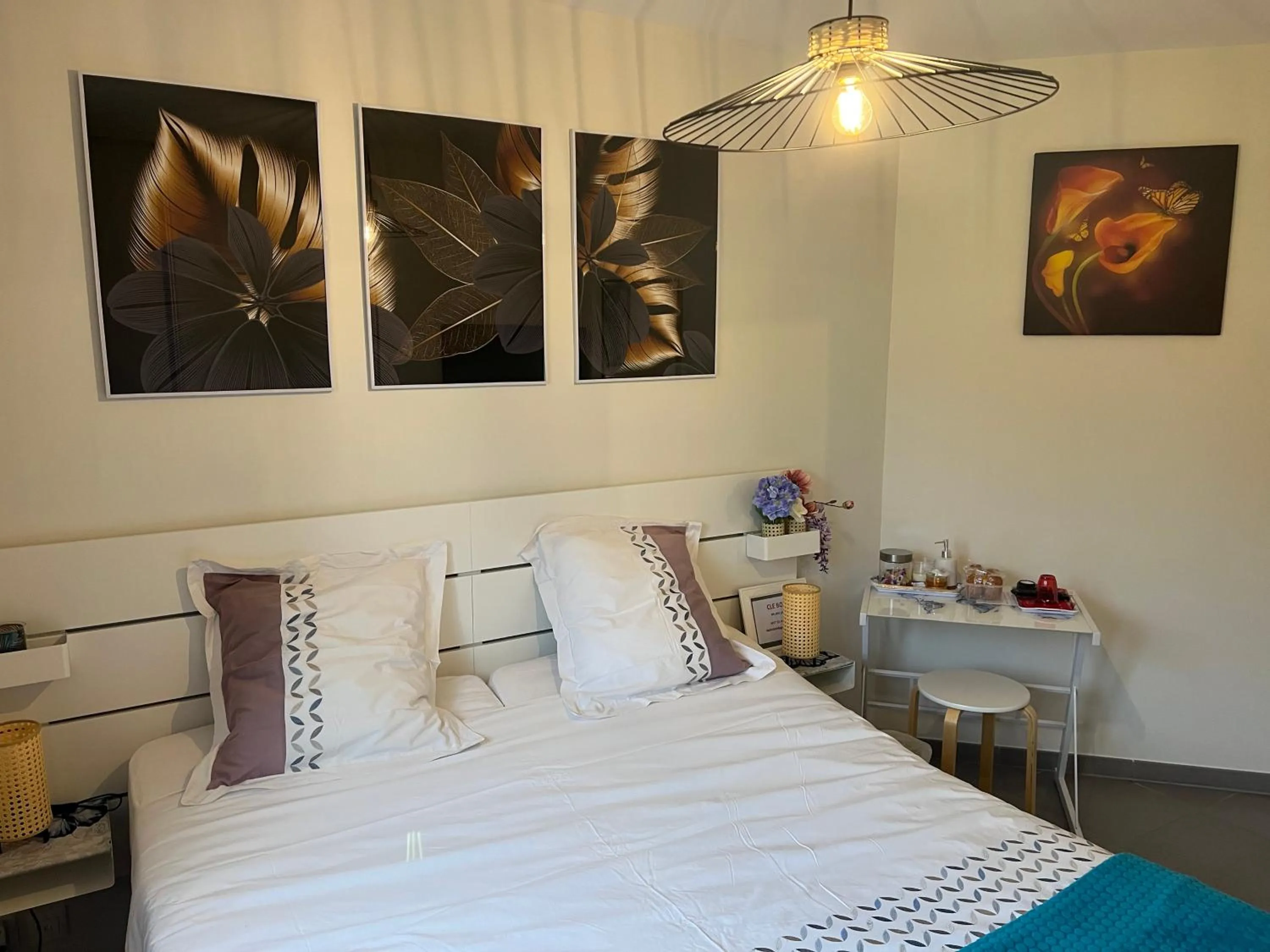 Bedroom, Bed in Chez Christiane Et Gerard