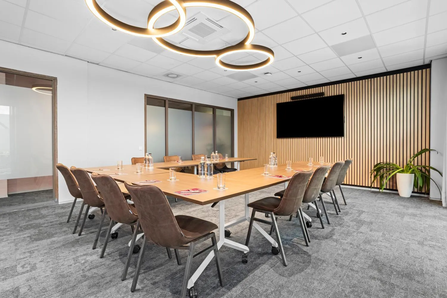 Business facilities in Delfins Beach Resort Bonaire, Tapestry Collection by Hilton