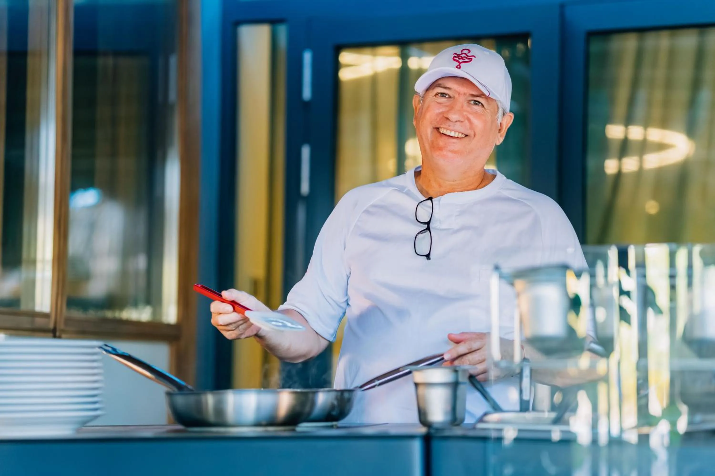 Restaurant/places to eat in Delfins Beach Resort Bonaire, Tapestry Collection by Hilton