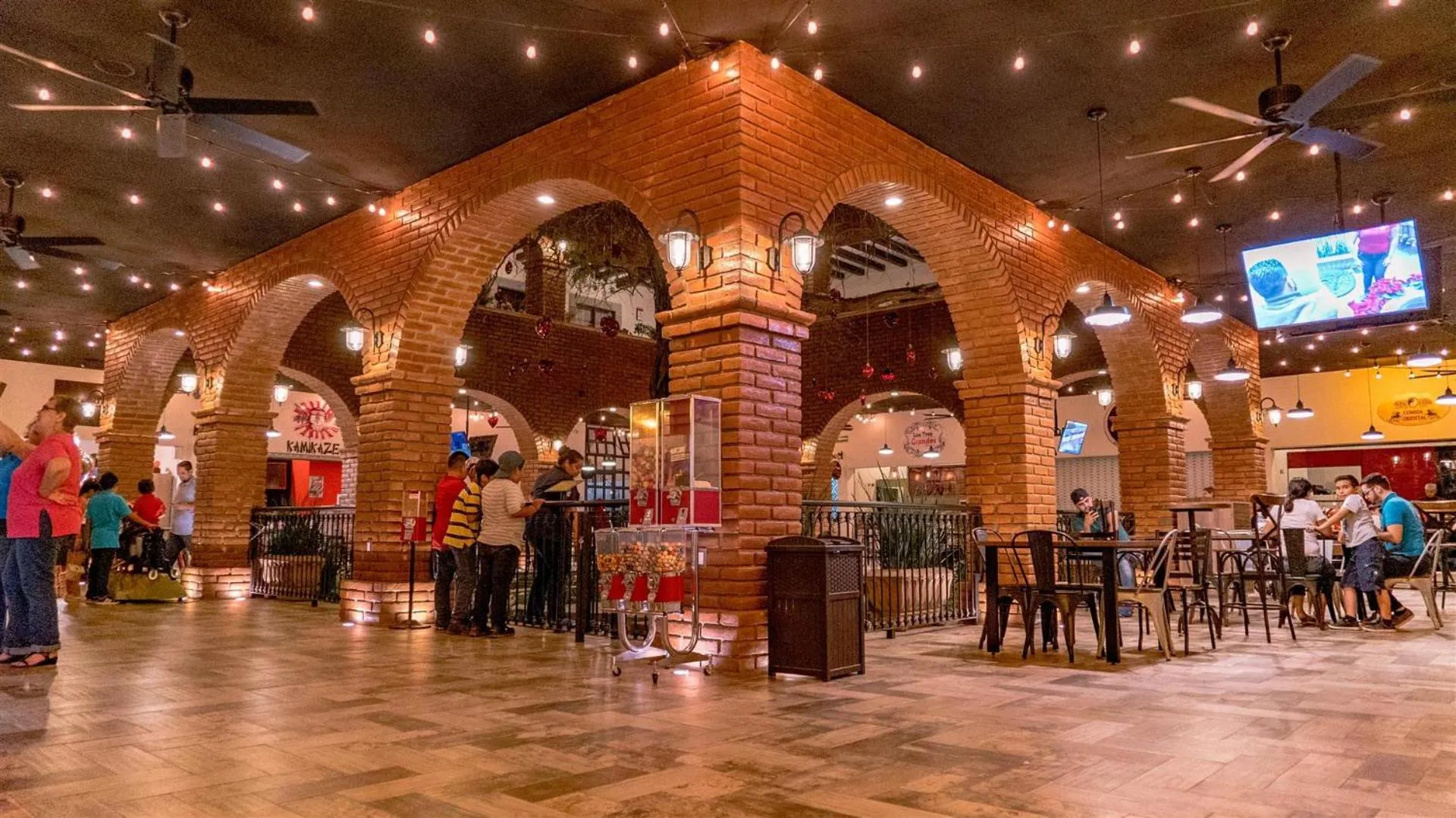 Restaurant/places to eat in Punto Madero Hotel & Plaza