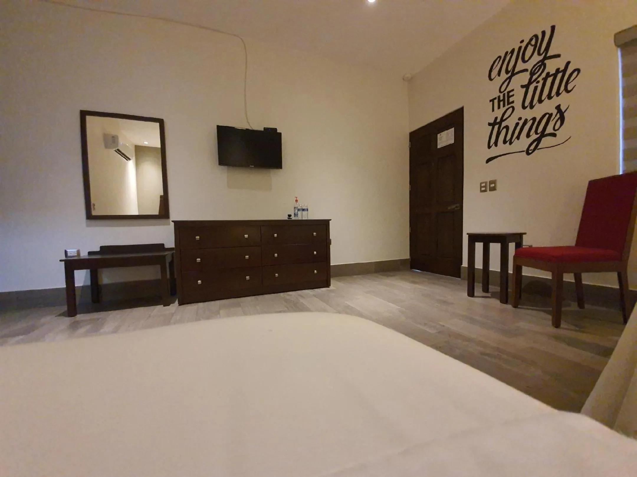 Bedroom, Bed in Punto Madero Hotel & Plaza