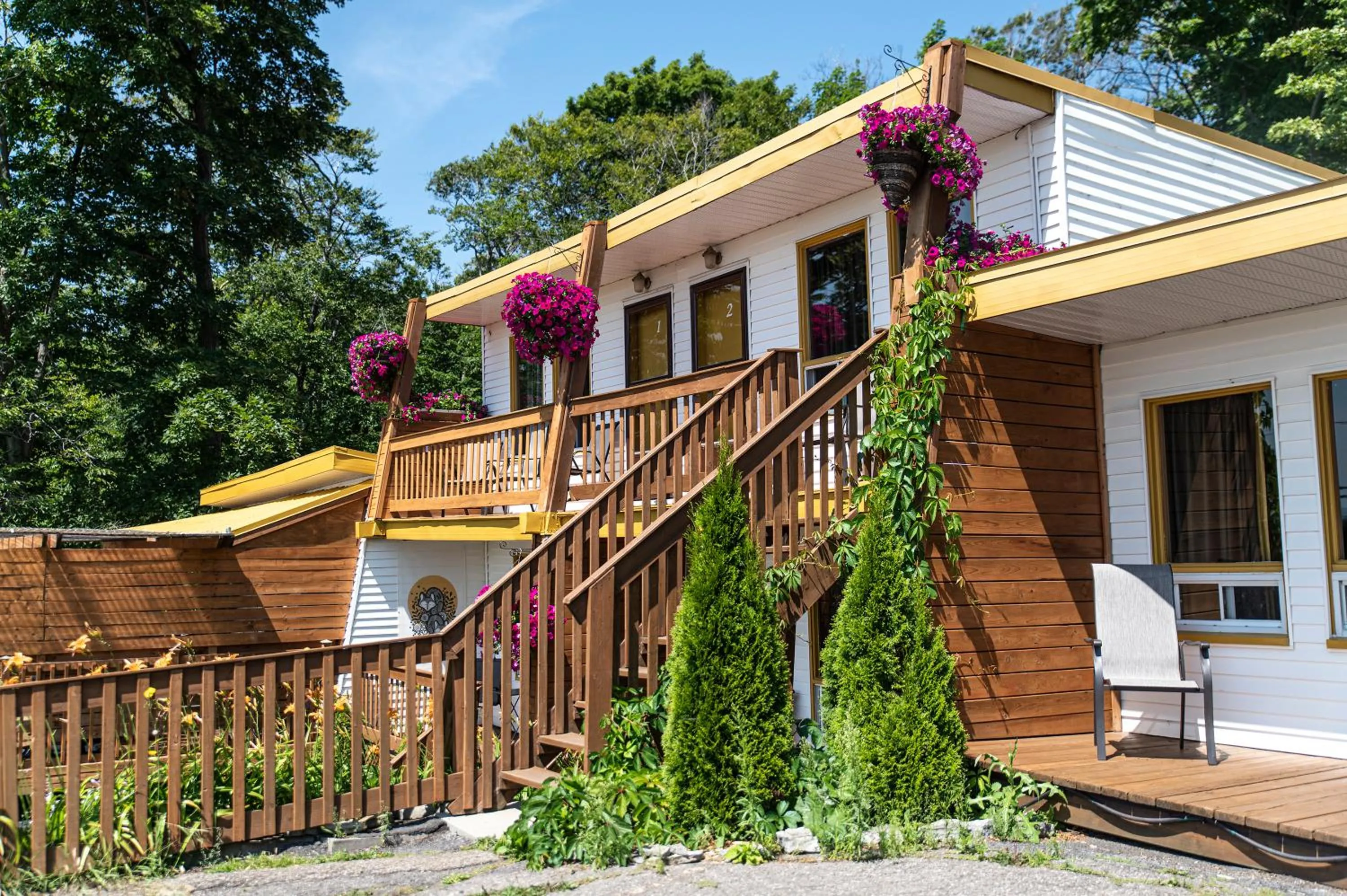 Property building in Motel Ile d'Orleans