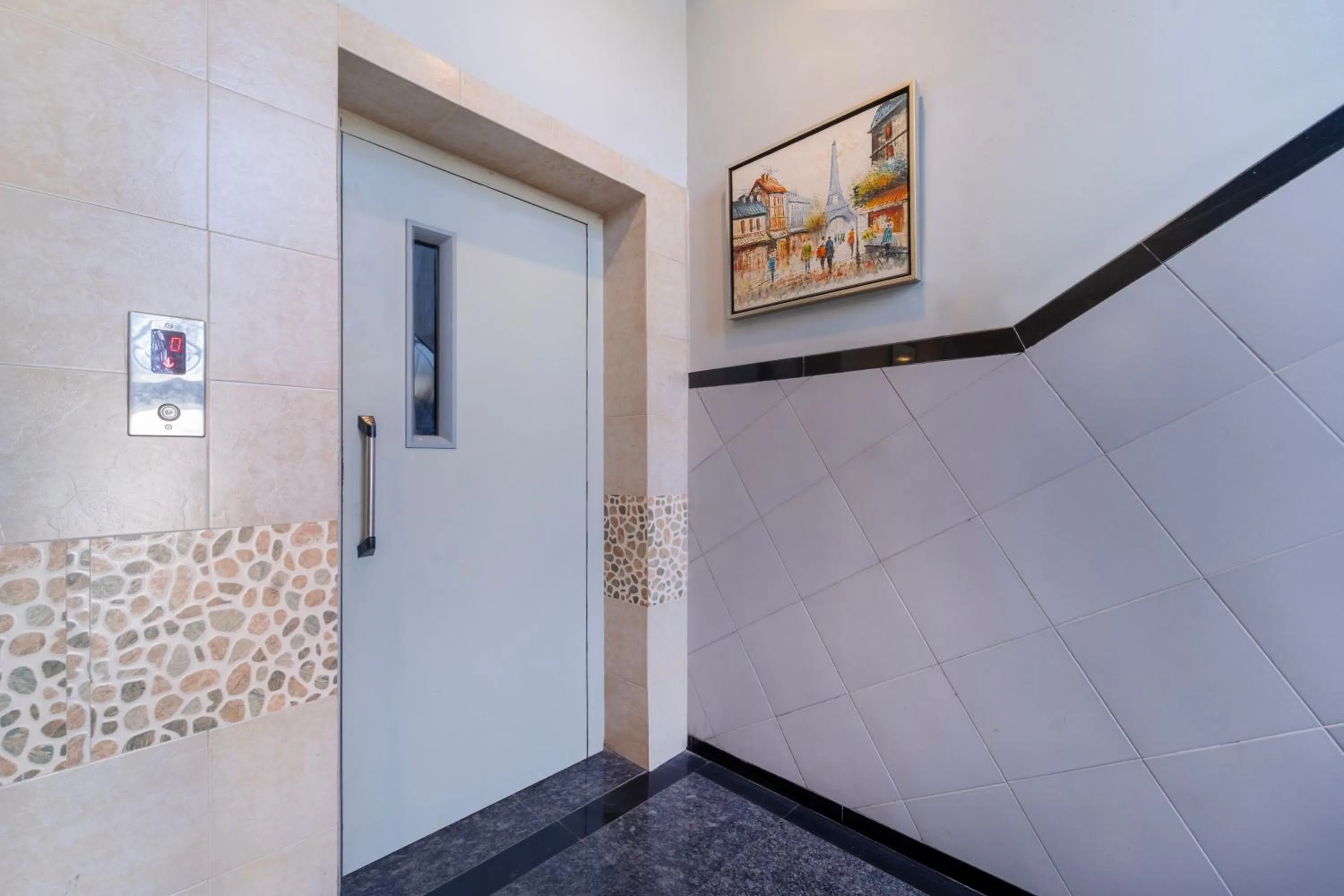 elevator in Treebo Venition Inn