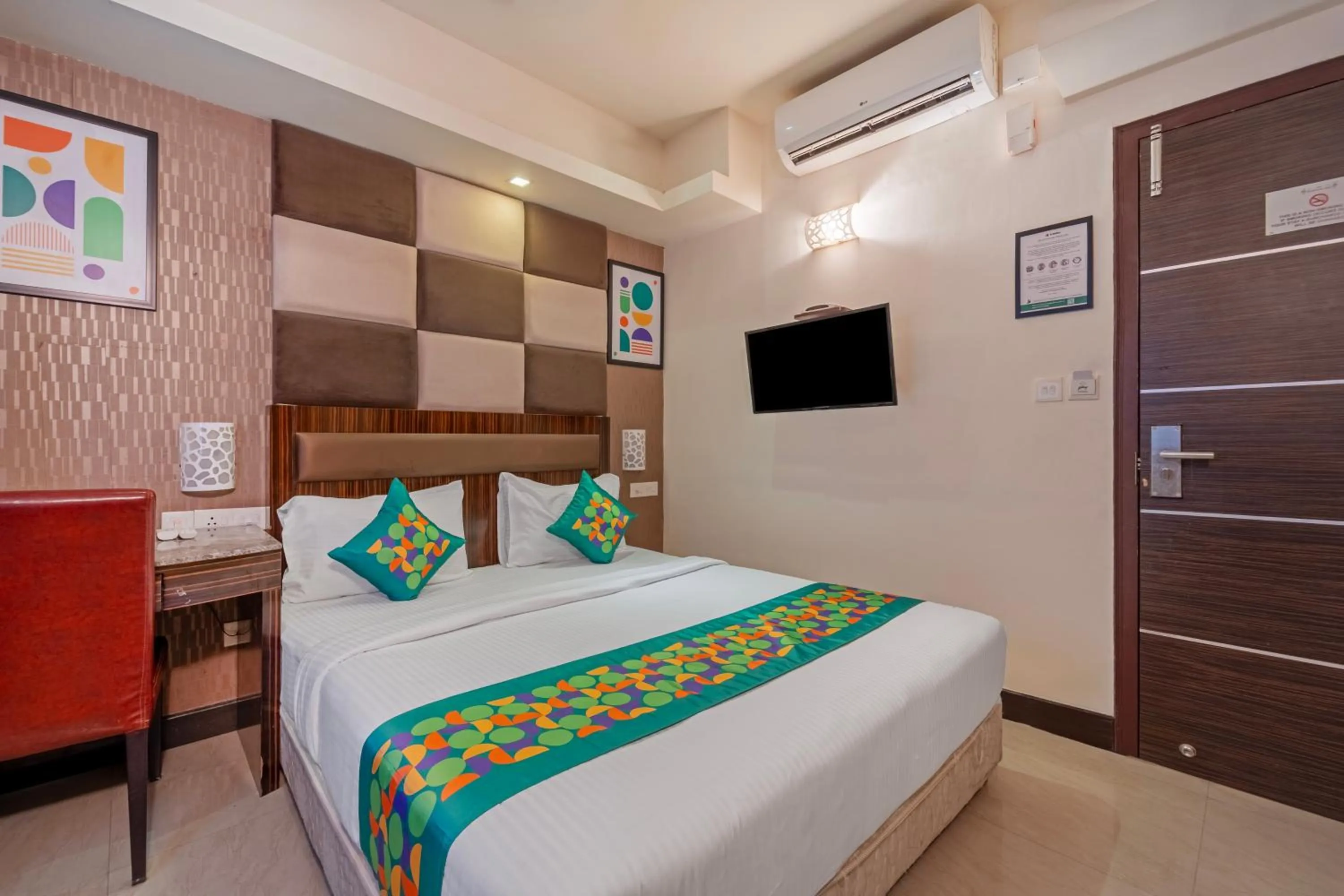 Bedroom, Bed in Treebo Venition Inn