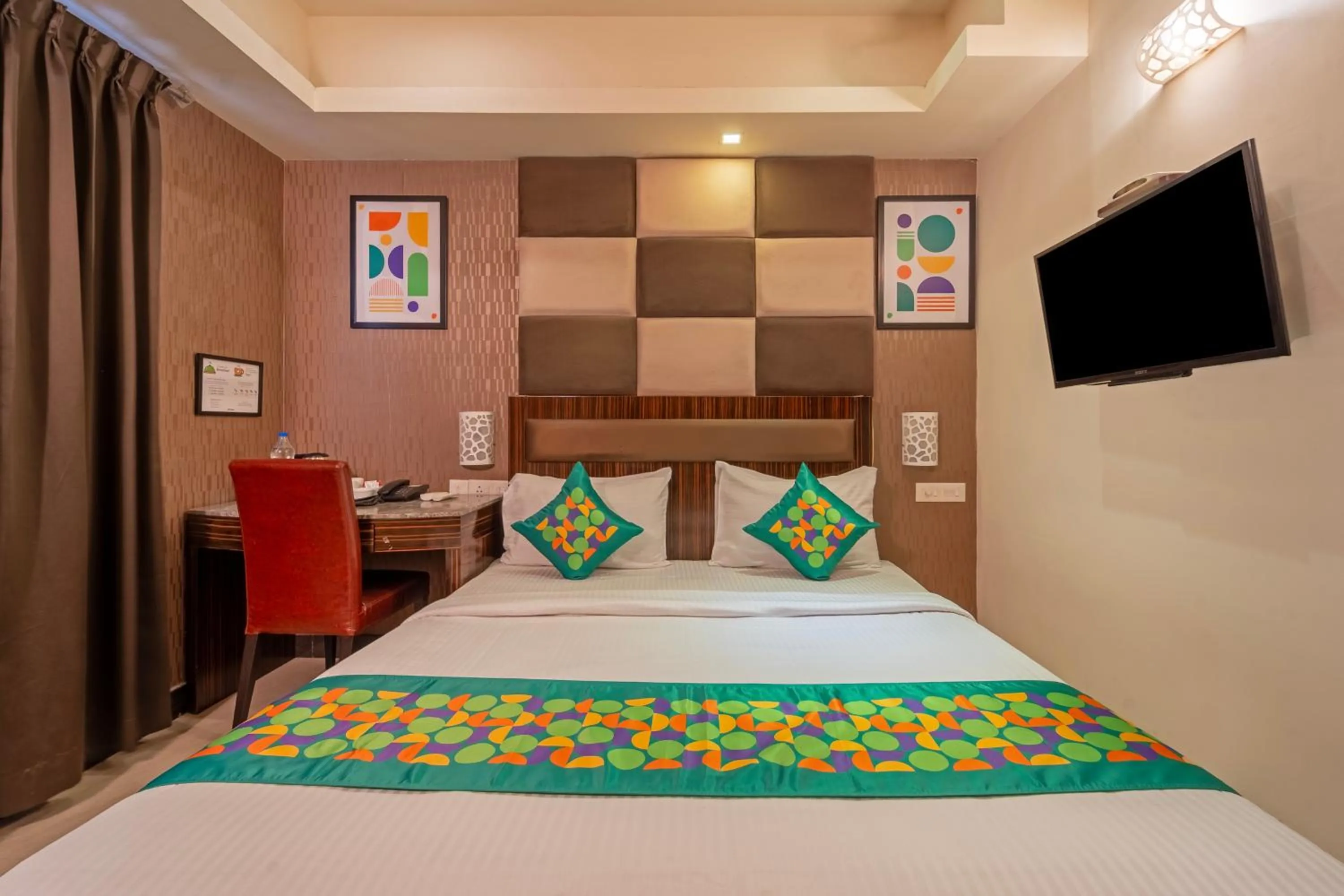 Bedroom, Bed in Treebo Venition Inn