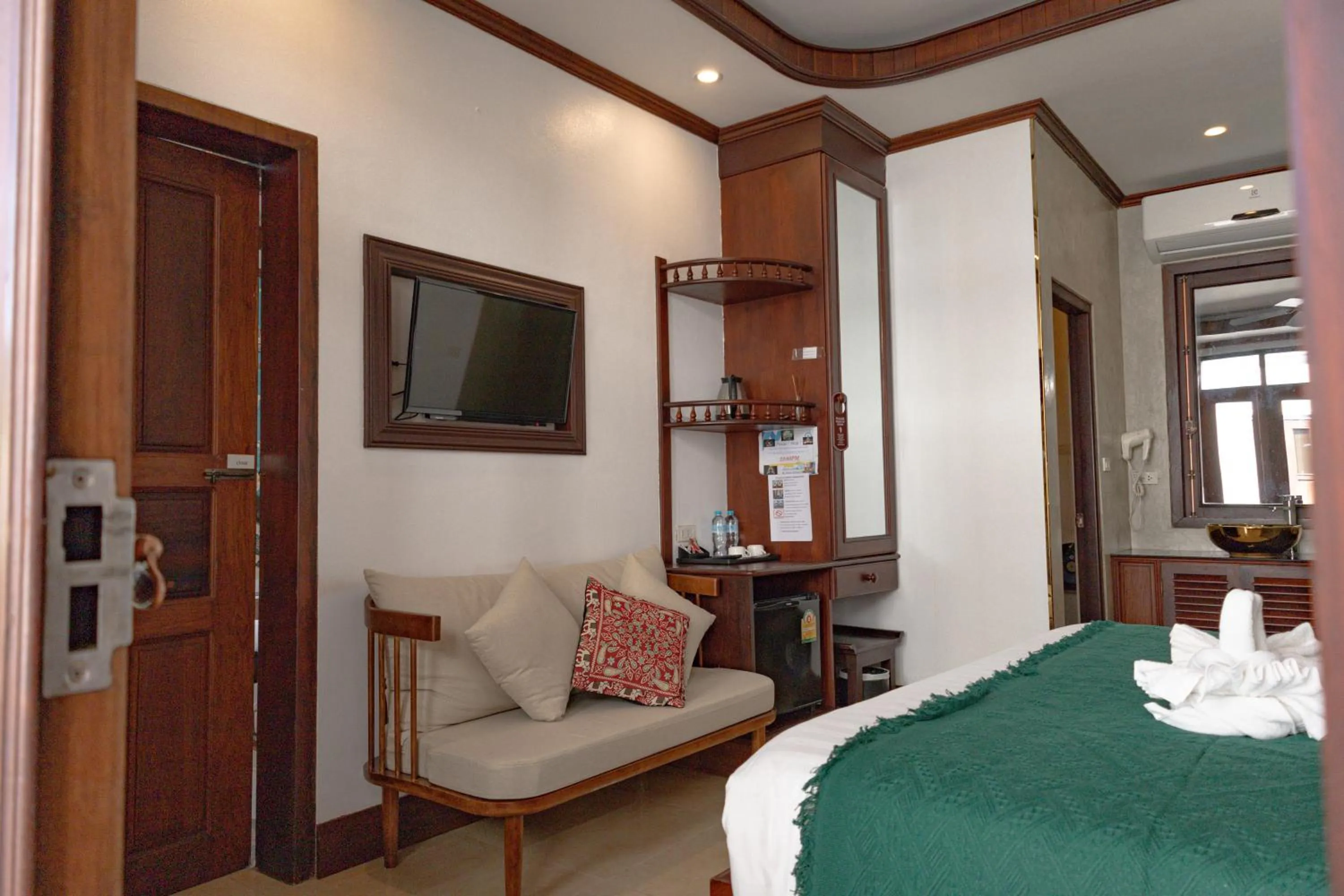 Photo of the whole room, Bed in Jasmine Luangprabang Hotel