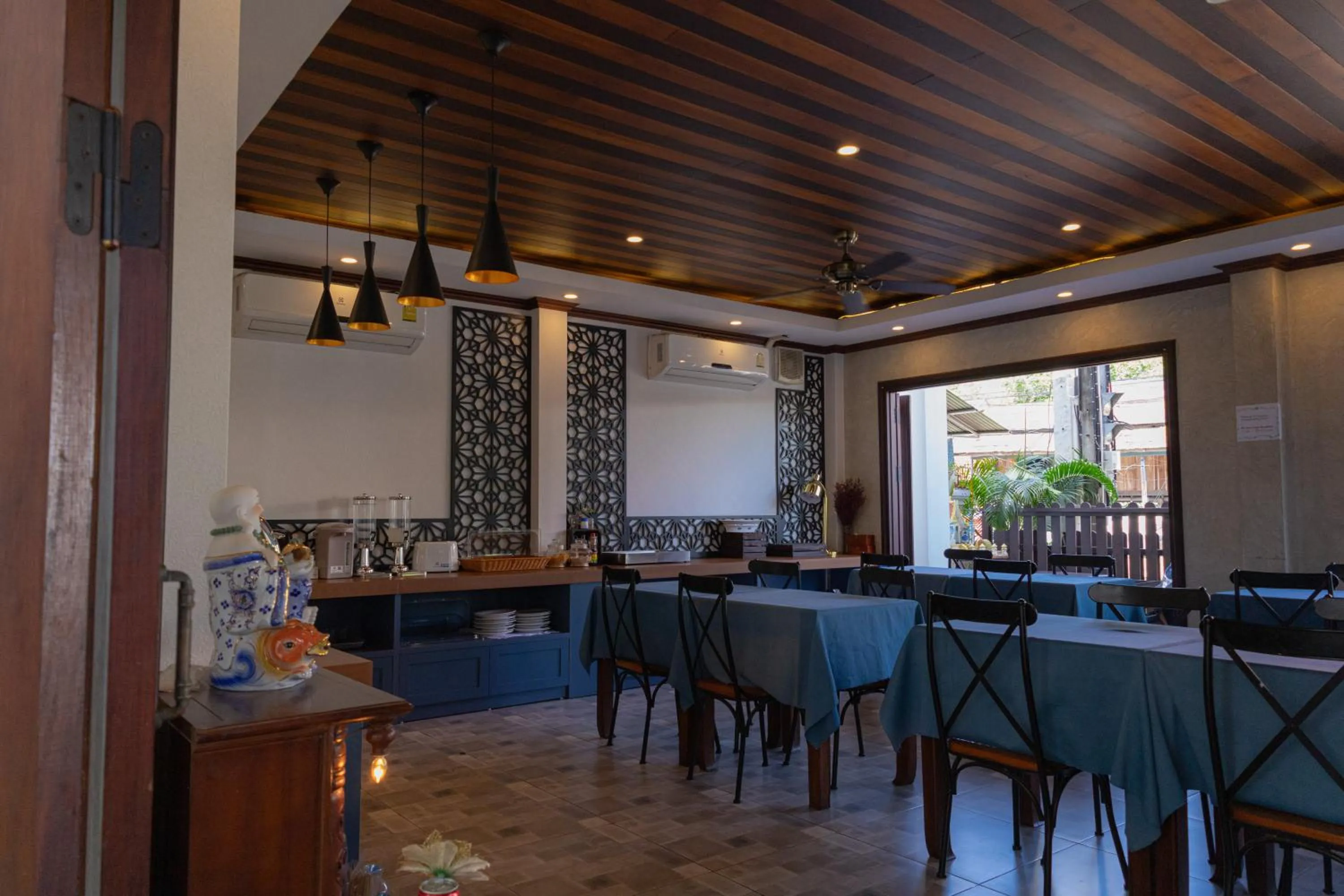 Living room in Jasmine Luangprabang Hotel