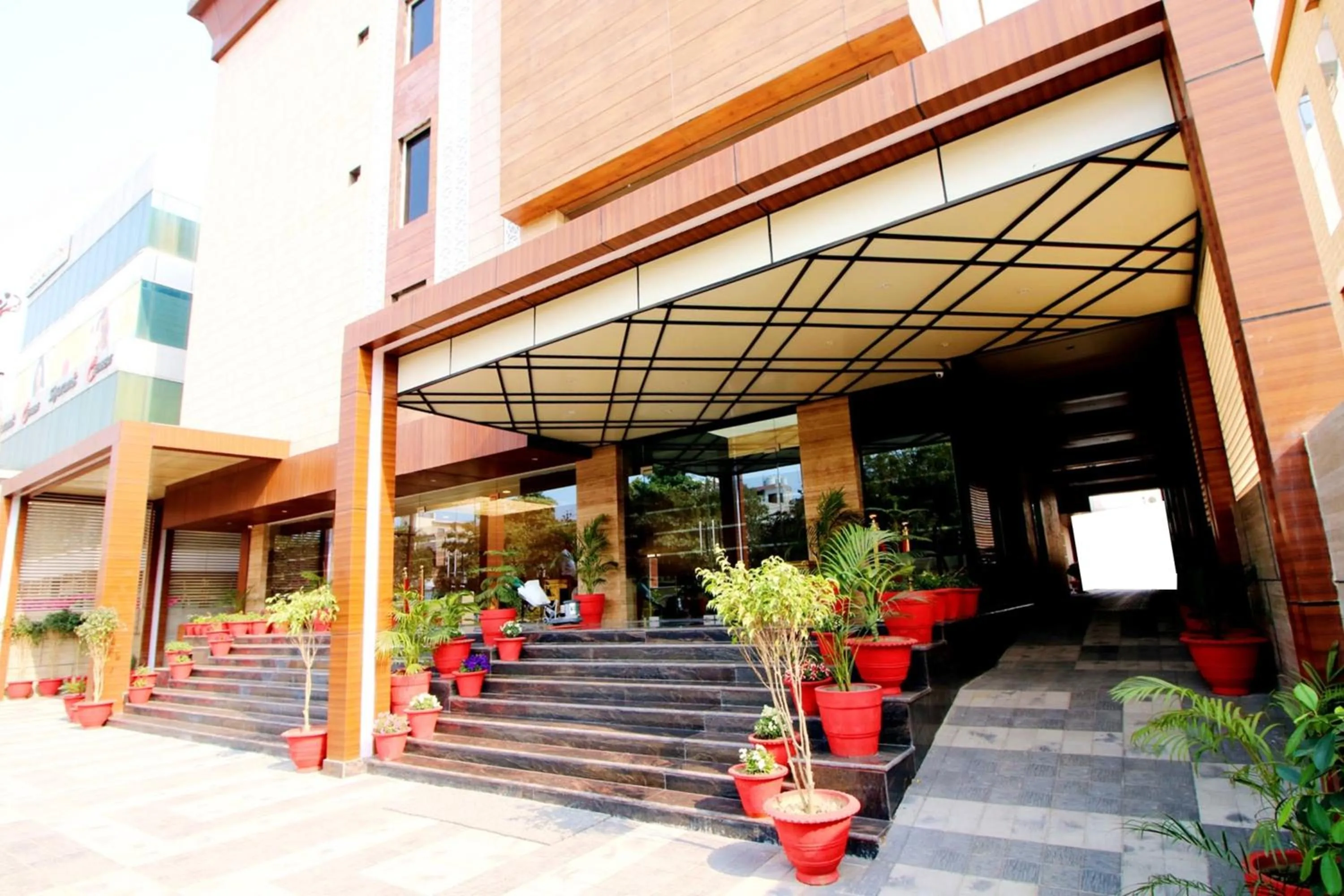 Facade/entrance in Pinnacle by Click Hotels, Lucknow