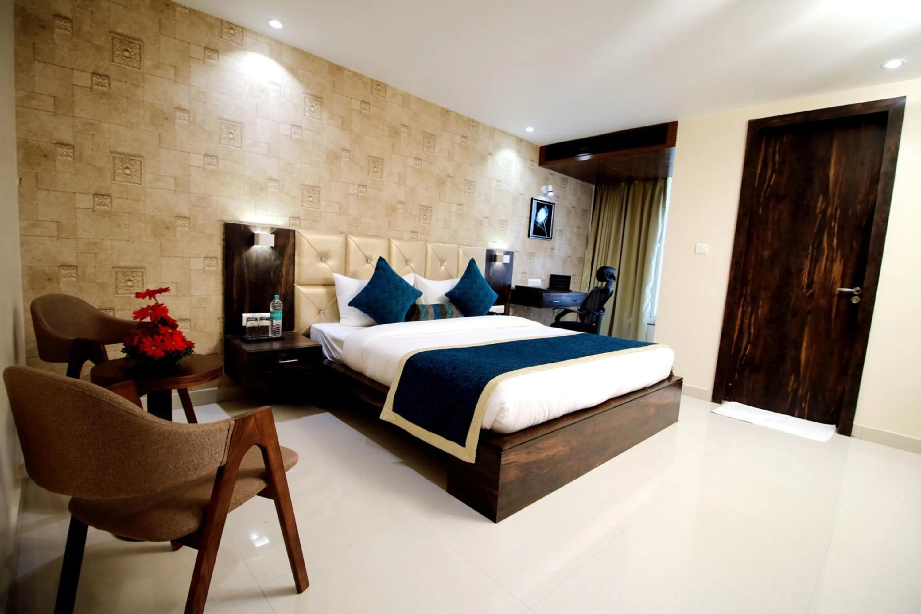 Photo of the whole room, Bed in Pinnacle by Click Hotels, Lucknow